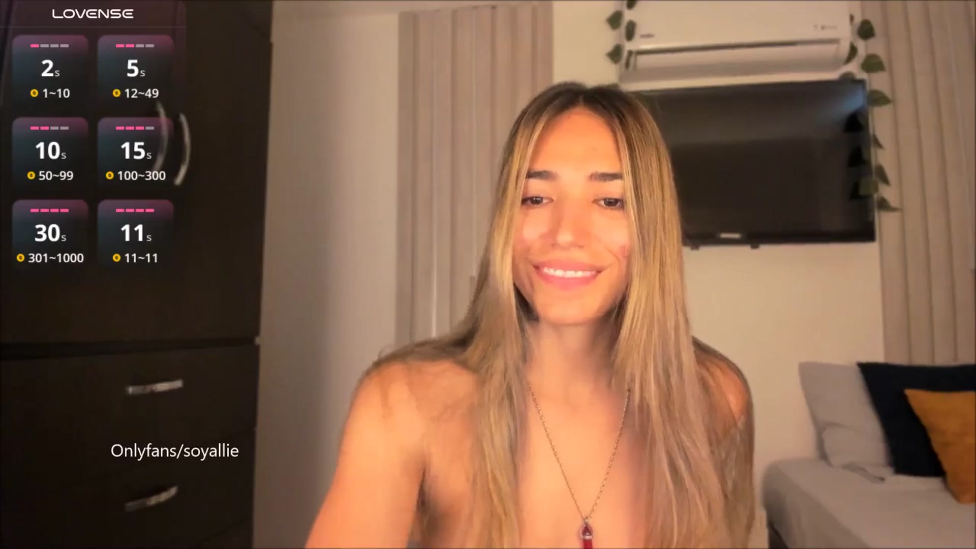 Gallery image thumbnail from Missbaby8's myfreecams stream on, 06/23/2025, 11:24 image 13 of 20