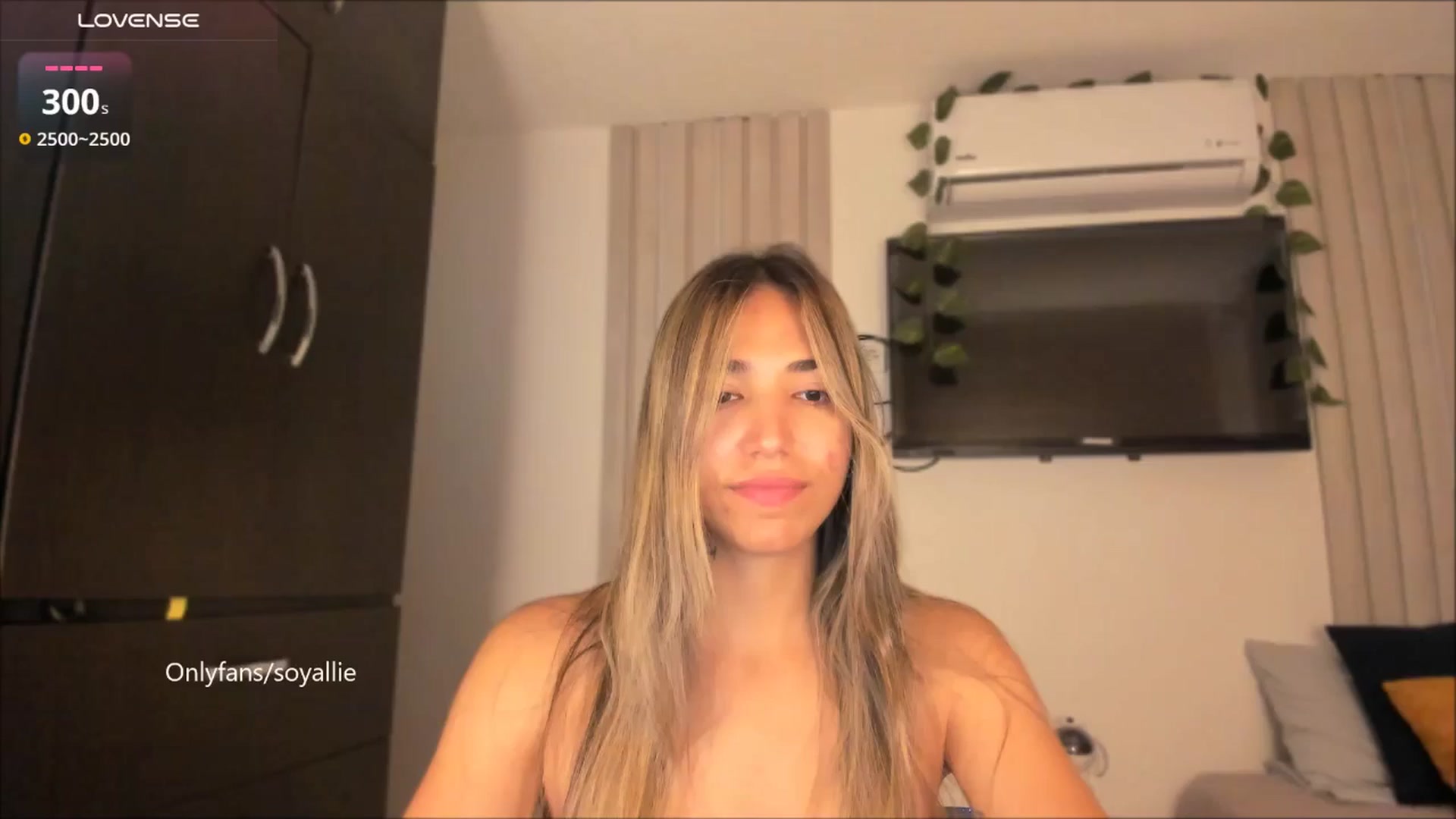 Gallery image thumbnail from Missbaby8's myfreecams stream on, 06/24/2025, 12:22 image 1 of 20