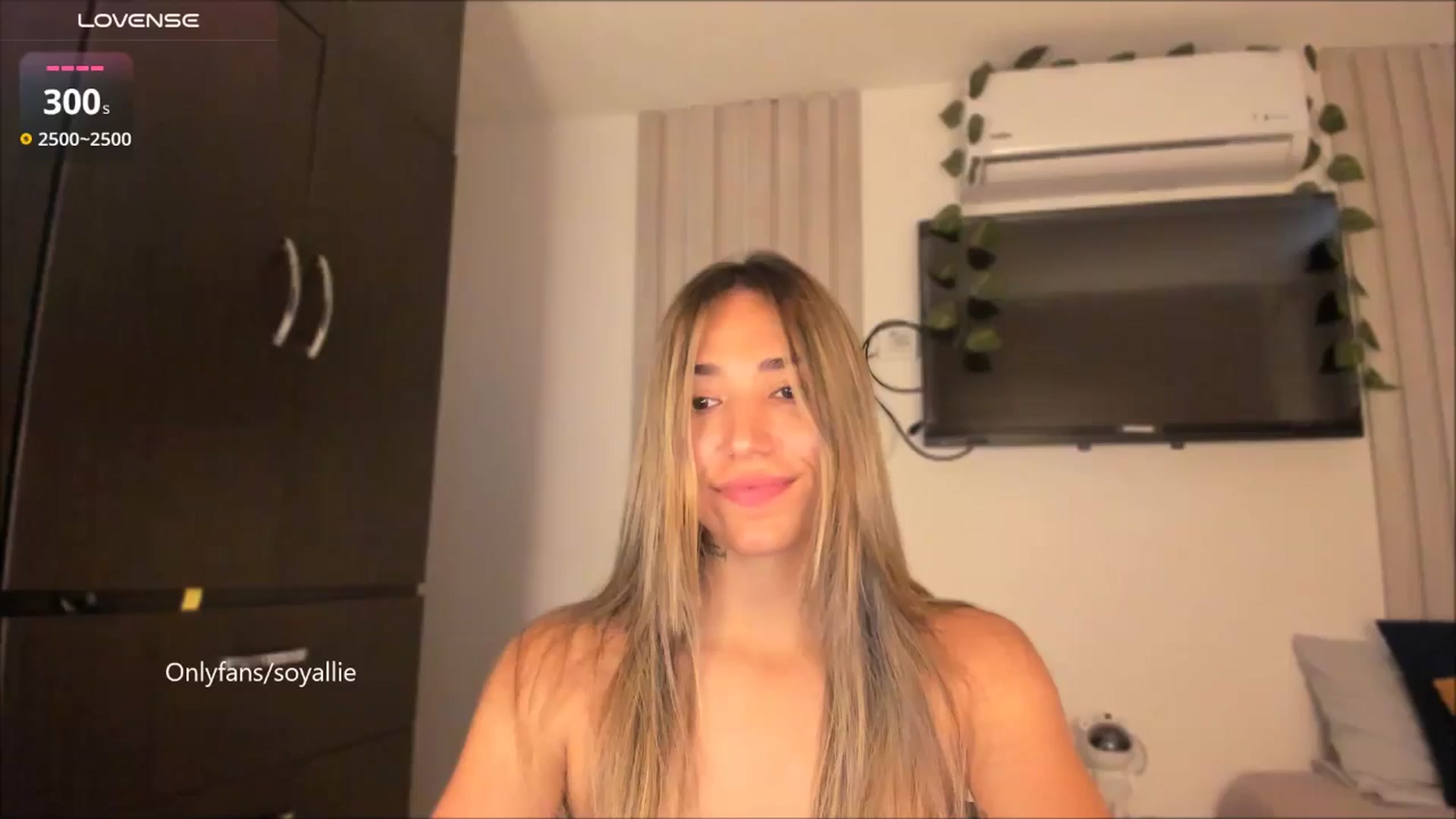 Gallery image thumbnail from Missbaby8's myfreecams stream on, 06/24/2025, 12:22 image 16 of 20