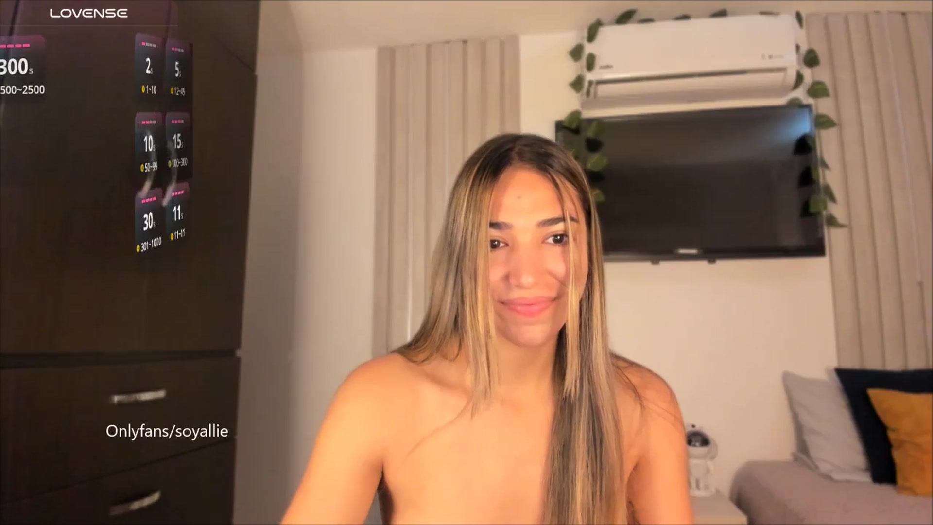 Gallery image thumbnail from Missbaby8's myfreecams stream on, 07/02/2025, 12:55 image 6 of 20