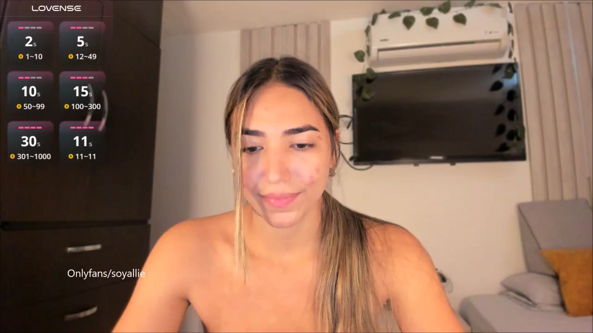 Gallery image thumbnail from Missbaby8's myfreecams stream on, 07/16/2025, 12:47 image 3 of 20