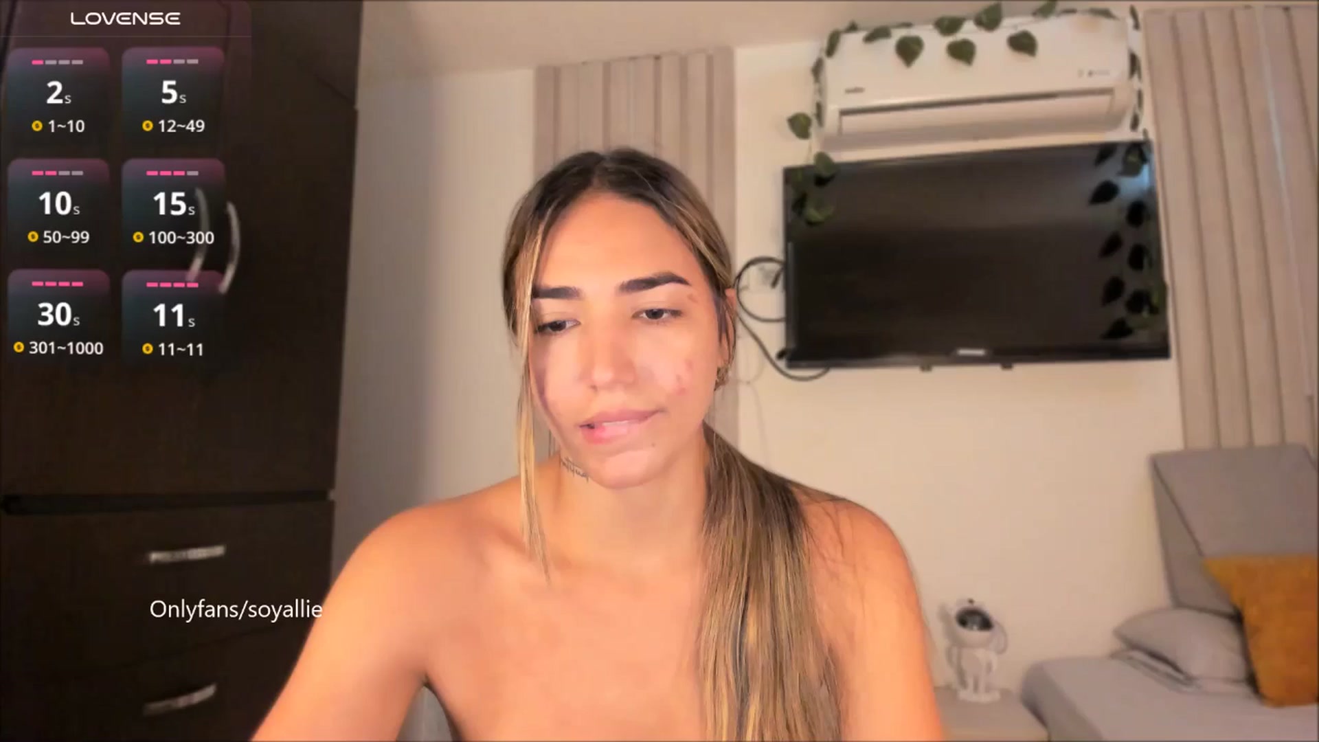 Gallery image thumbnail from Missbaby8's myfreecams stream on, 07/16/2025, 12:47 image 4 of 20