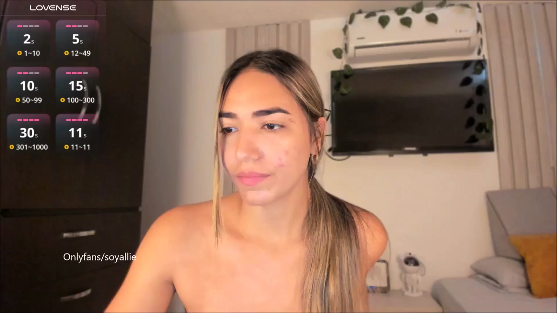 Gallery image thumbnail from Missbaby8's myfreecams stream on, 07/16/2025, 12:47 image 5 of 20