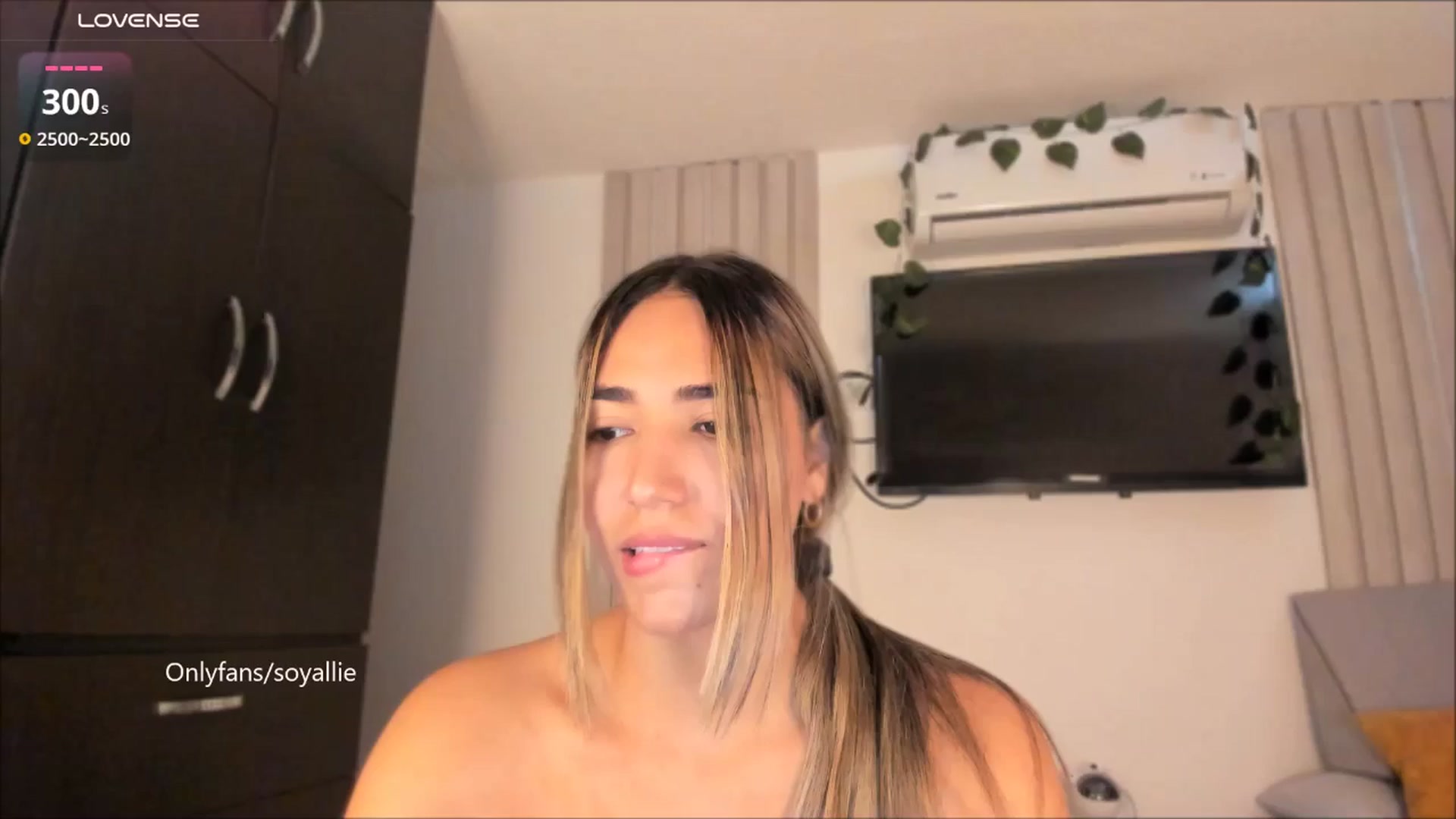 Gallery image thumbnail from Missbaby8's myfreecams stream on, 07/16/2025, 13:08 image 3 of 20