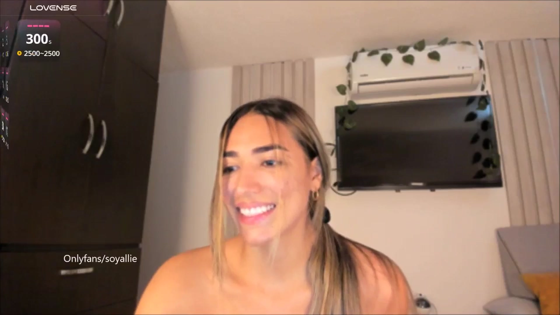 Gallery image thumbnail from Missbaby8's myfreecams stream on, 07/16/2025, 13:08 image 7 of 20