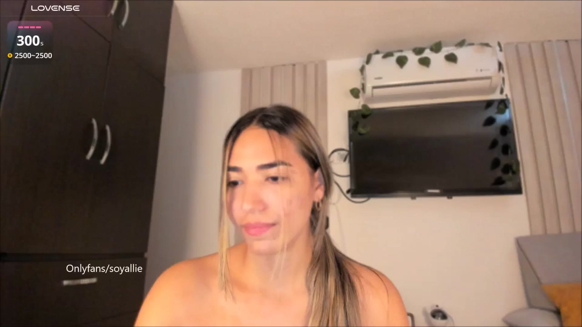 Gallery image thumbnail from Missbaby8's myfreecams stream on, 07/16/2025, 13:08 image 16 of 20