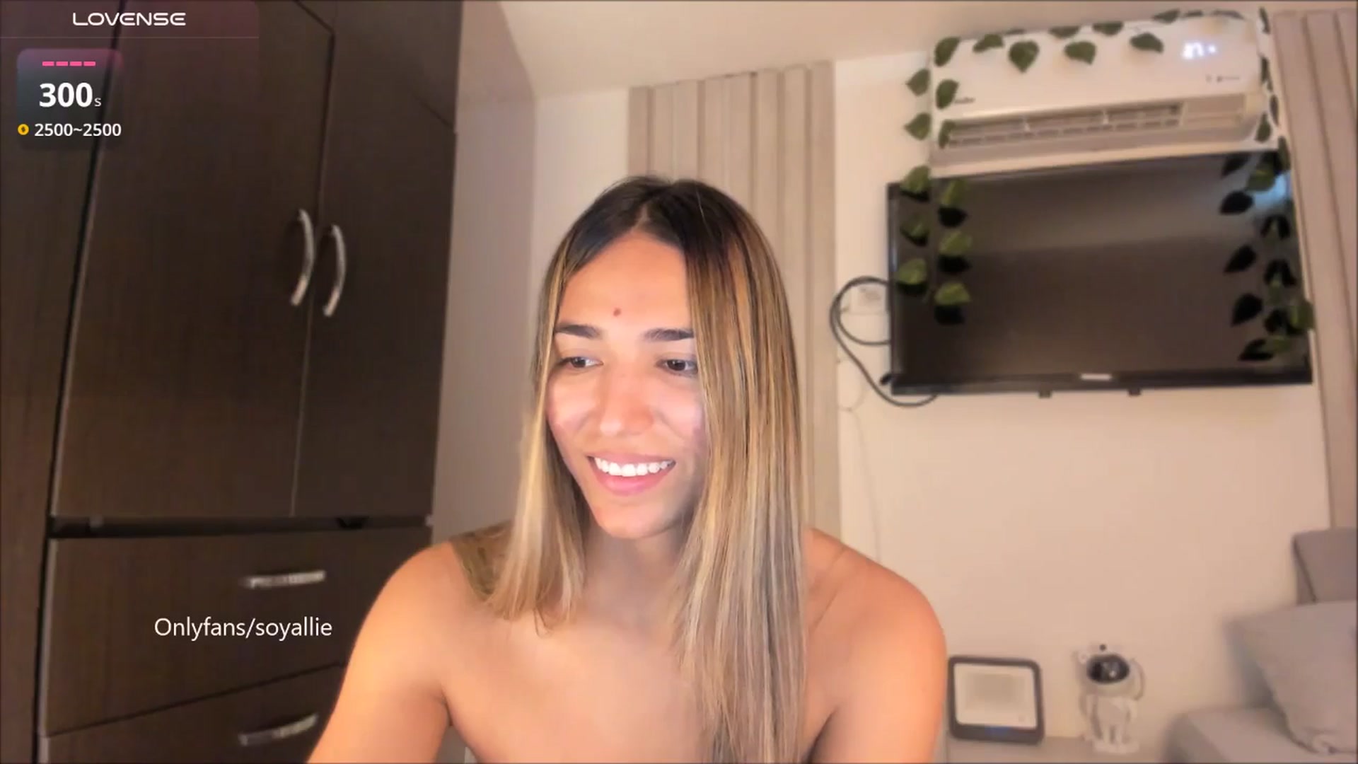 Gallery image thumbnail from Missbaby8's myfreecams stream on, 07/28/2025, 13:16 image 15 of 20