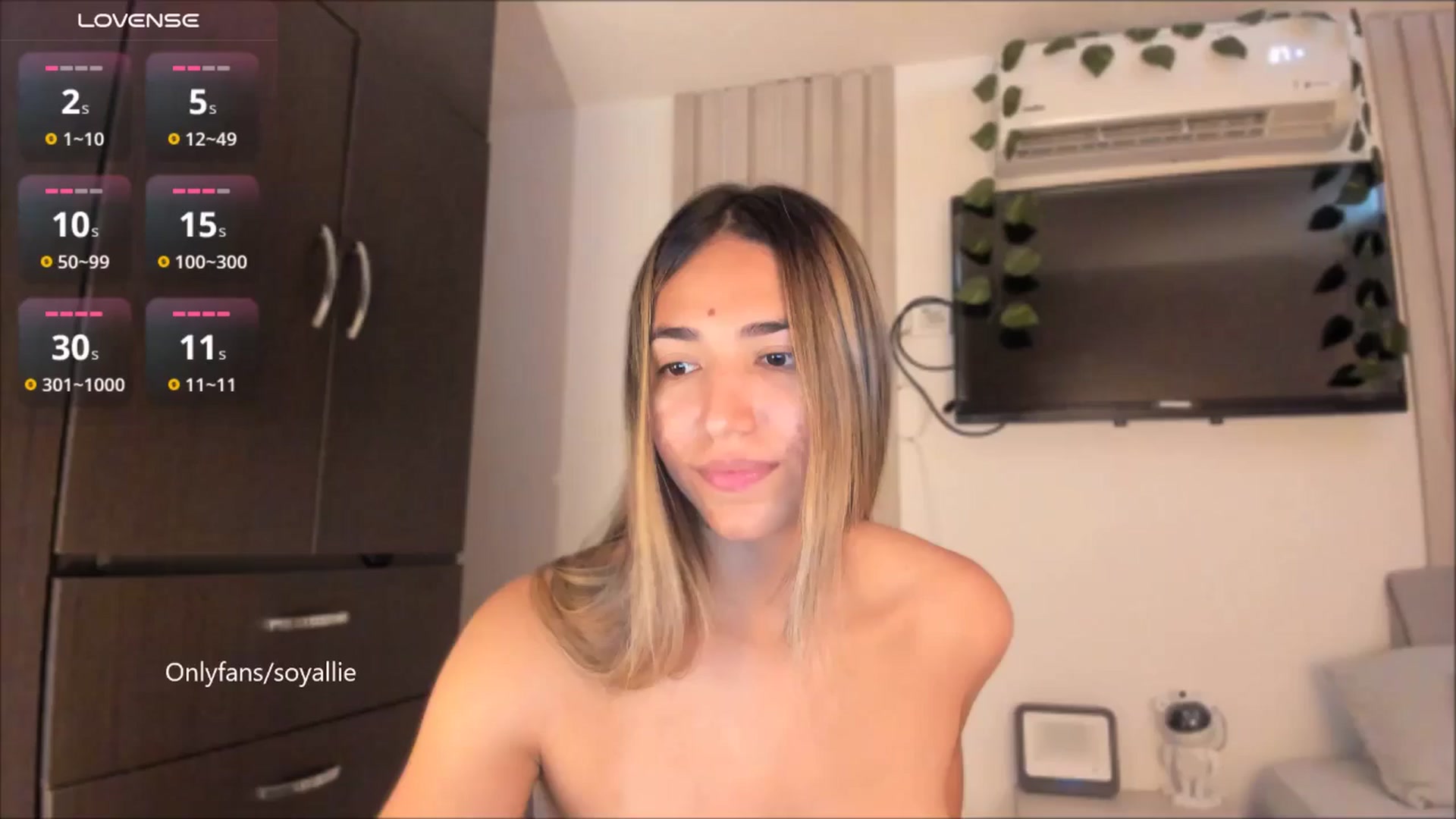 Gallery image thumbnail from Missbaby8's myfreecams stream on, 07/28/2025, 13:16 image 16 of 20