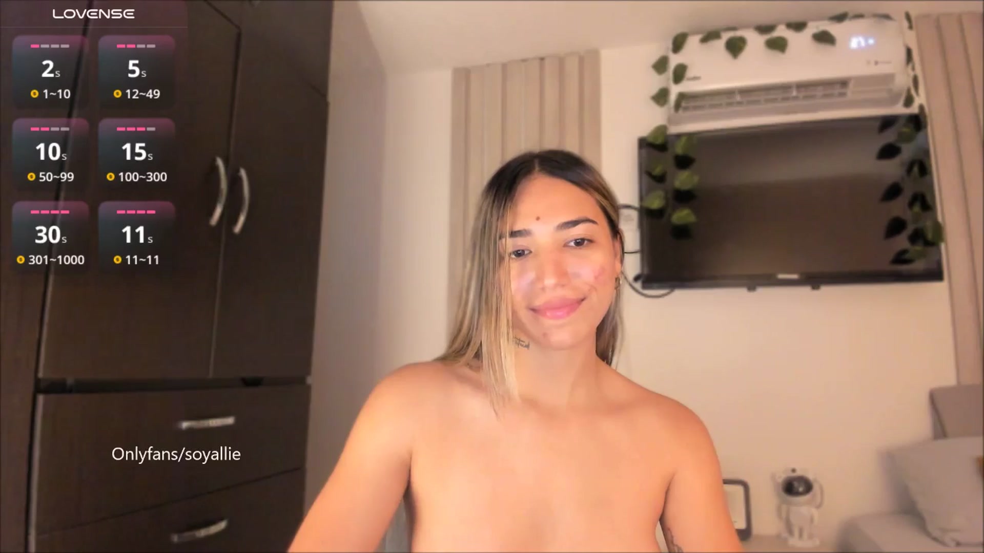 Gallery image thumbnail from Missbaby8's myfreecams stream on, 07/29/2025, 13:05 image 2 of 20