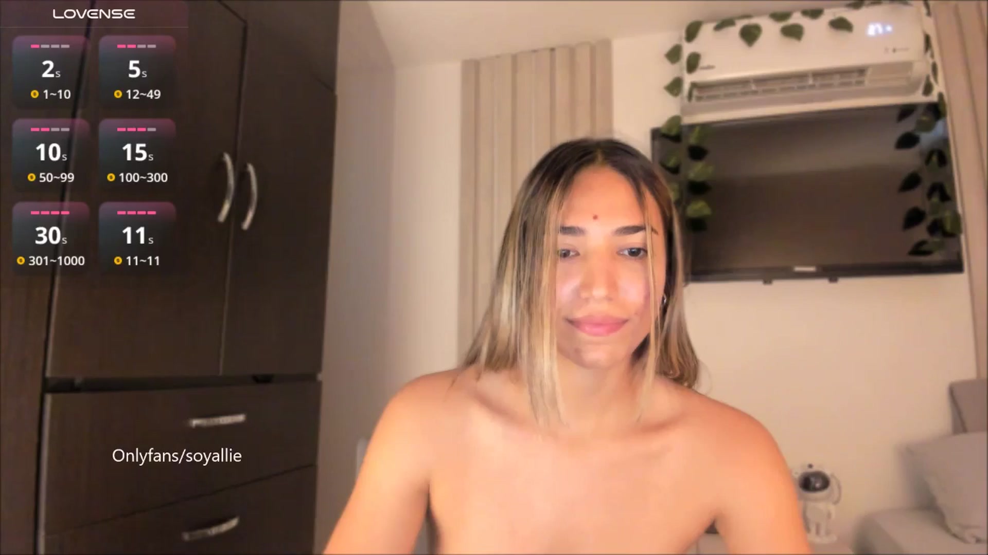 Gallery image thumbnail from Missbaby8's myfreecams stream on, 07/29/2025, 13:05 image 6 of 20