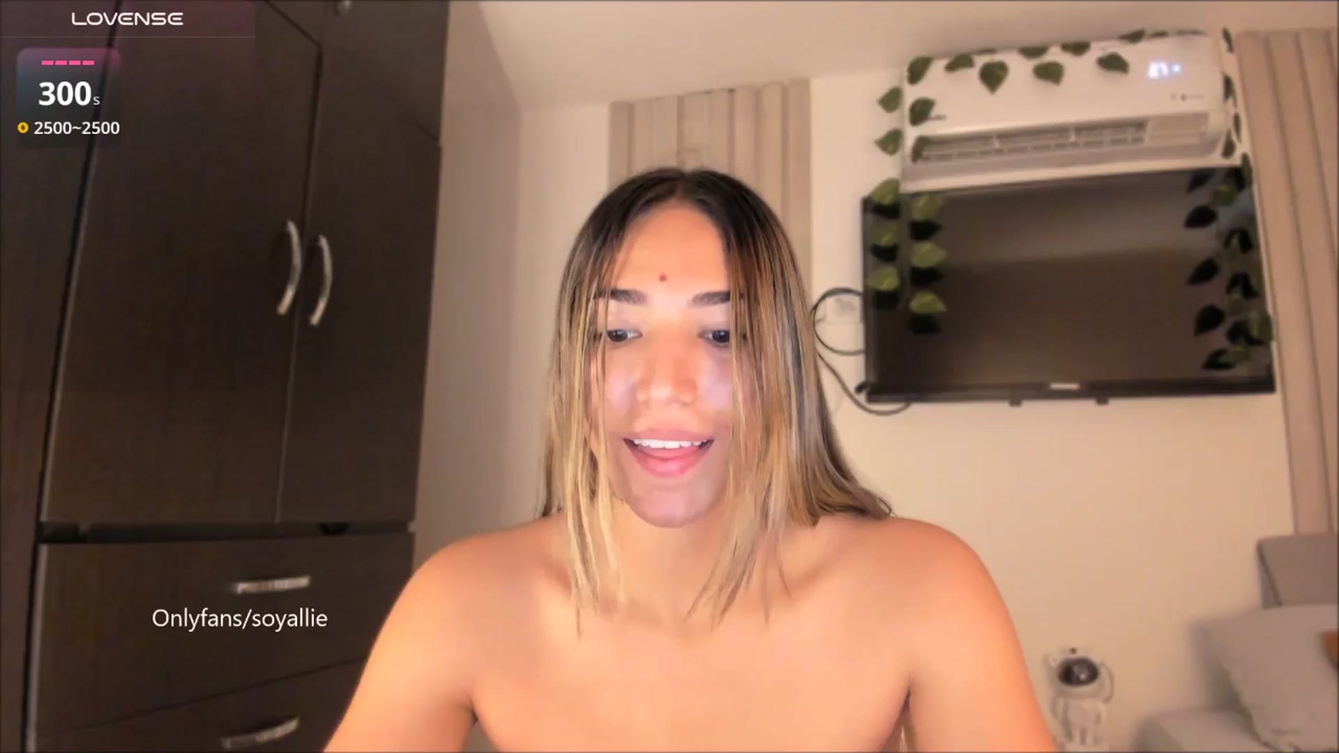 Gallery image thumbnail from Missbaby8's myfreecams stream on, 07/29/2025, 13:05 image 1 of 20