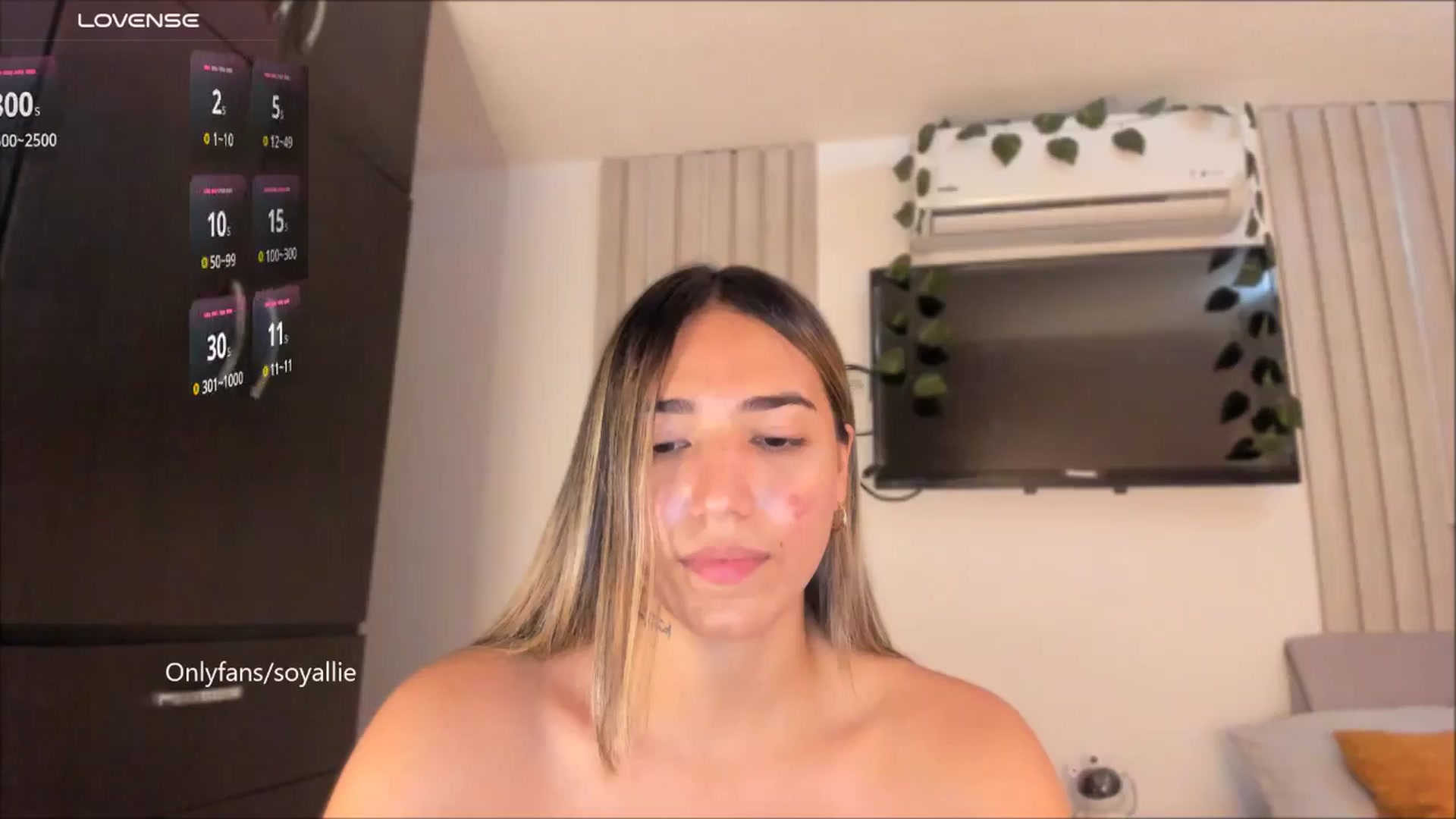 Gallery image thumbnail from Missbaby8's myfreecams stream on, 08/01/2025, 13:44 image 17 of 20
