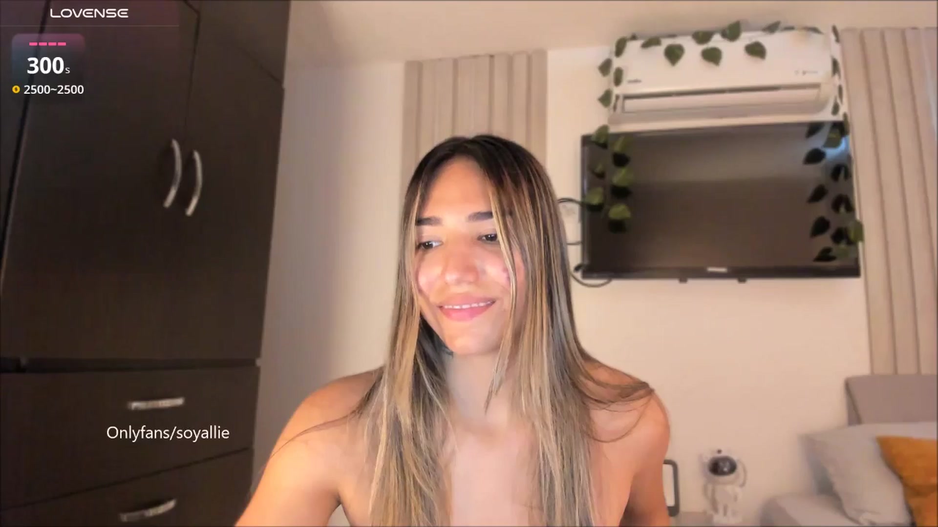 Gallery image thumbnail from Missbaby8's myfreecams stream on, 08/02/2025, 13:11 image 20 of 20
