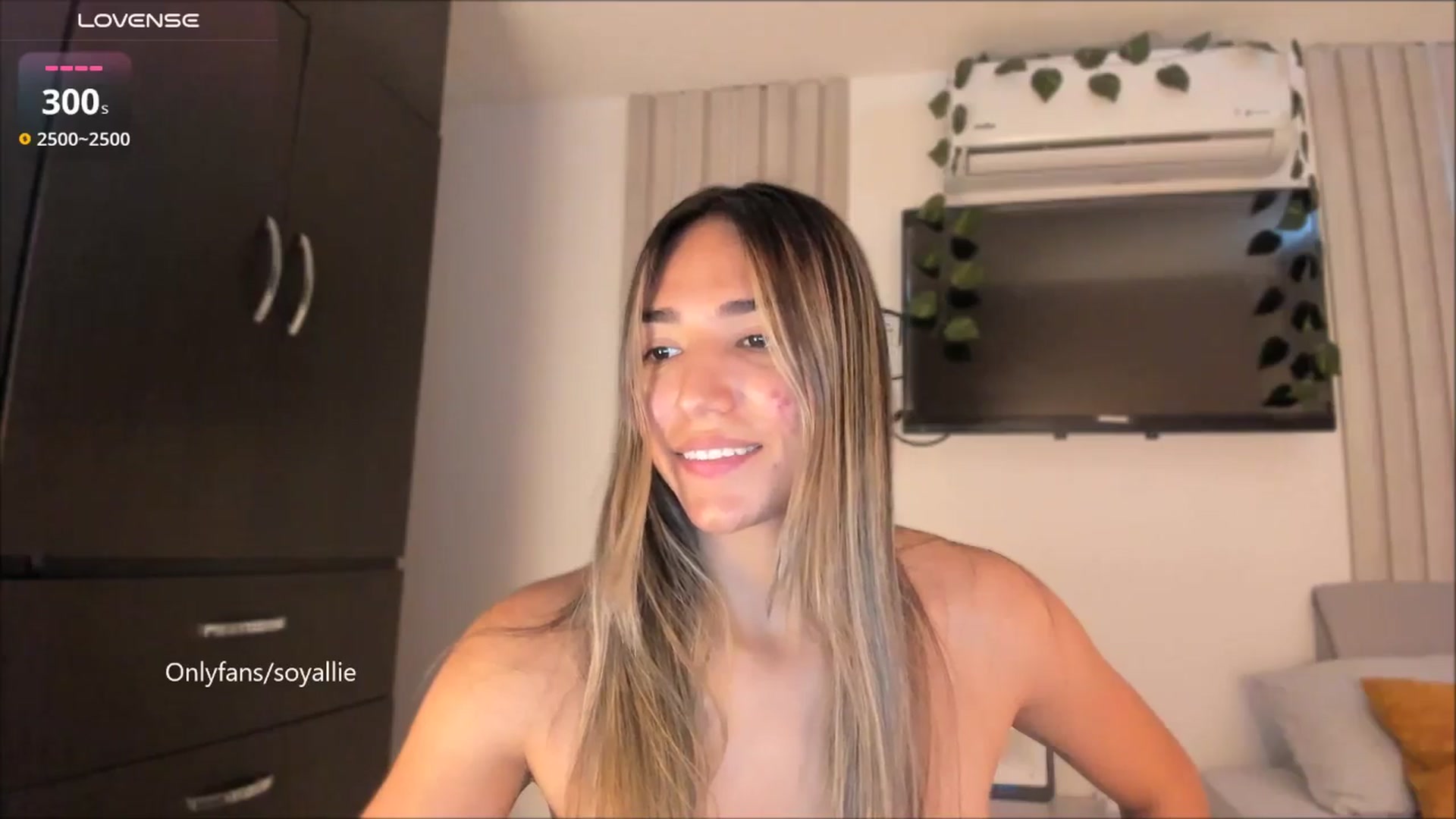 Gallery image thumbnail from Missbaby8's myfreecams stream on, 08/02/2025, 13:11 image 19 of 20