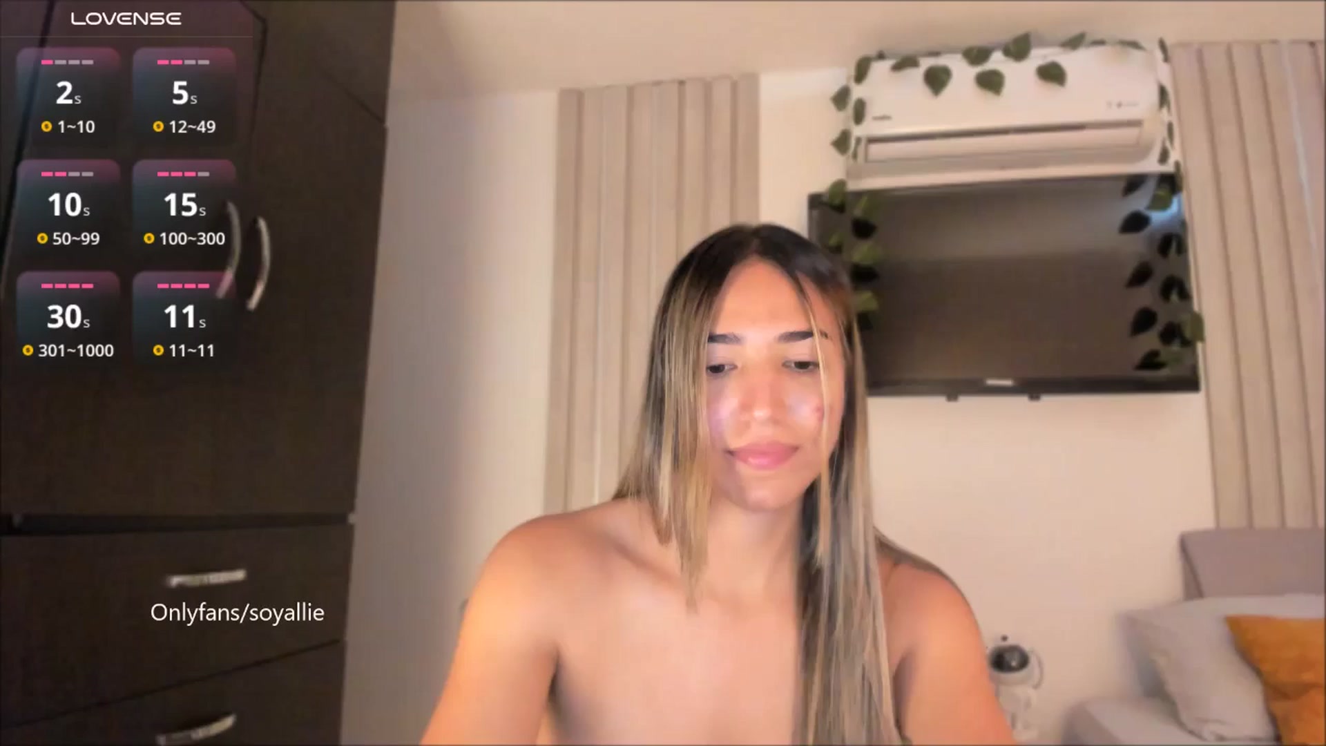 Gallery image thumbnail from Missbaby8's myfreecams stream on, 08/02/2025, 13:11 image 13 of 20
