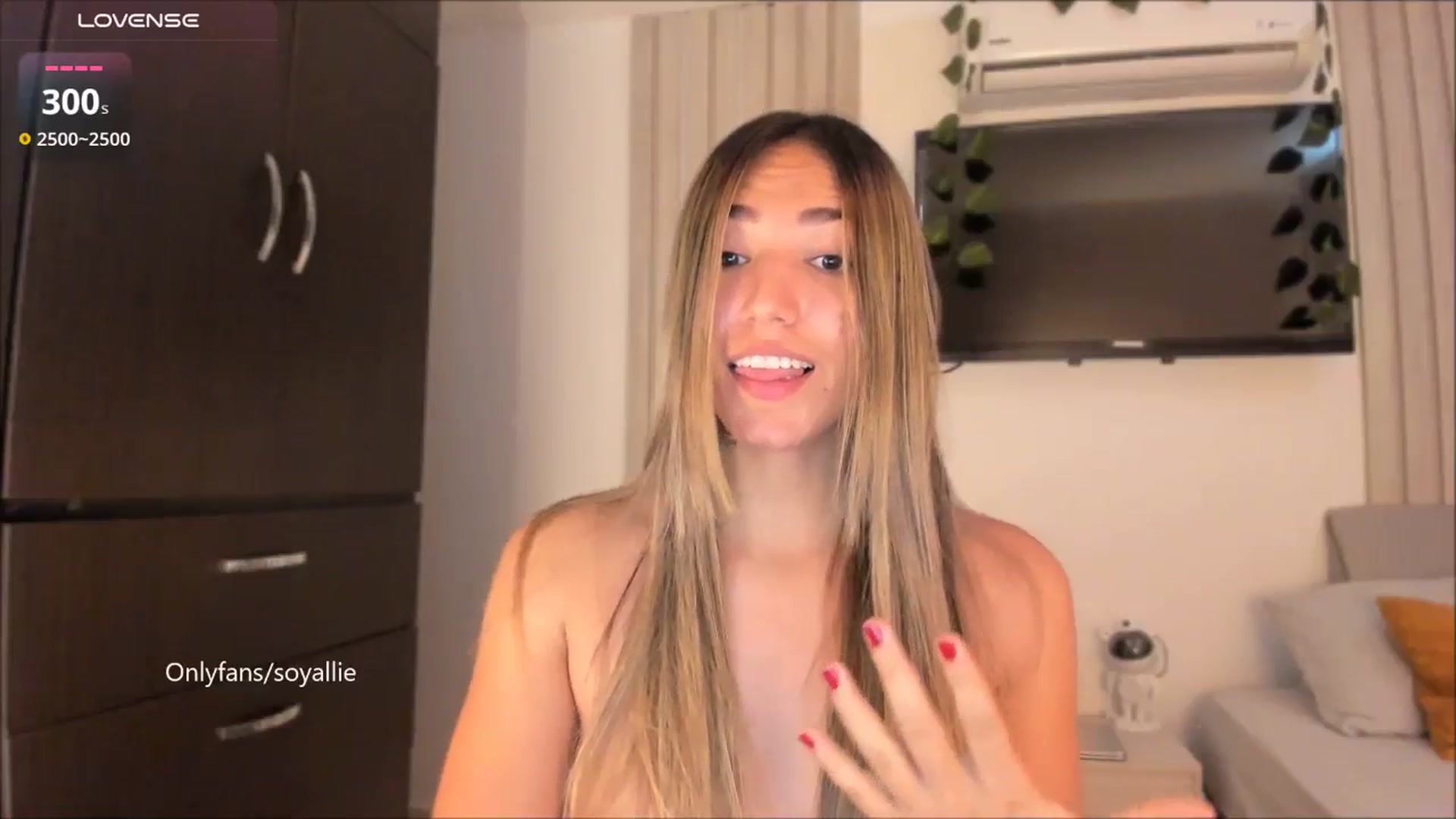 Gallery image thumbnail from Missbaby8's myfreecams stream on, 08/04/2025, 13:47 image 6 of 20