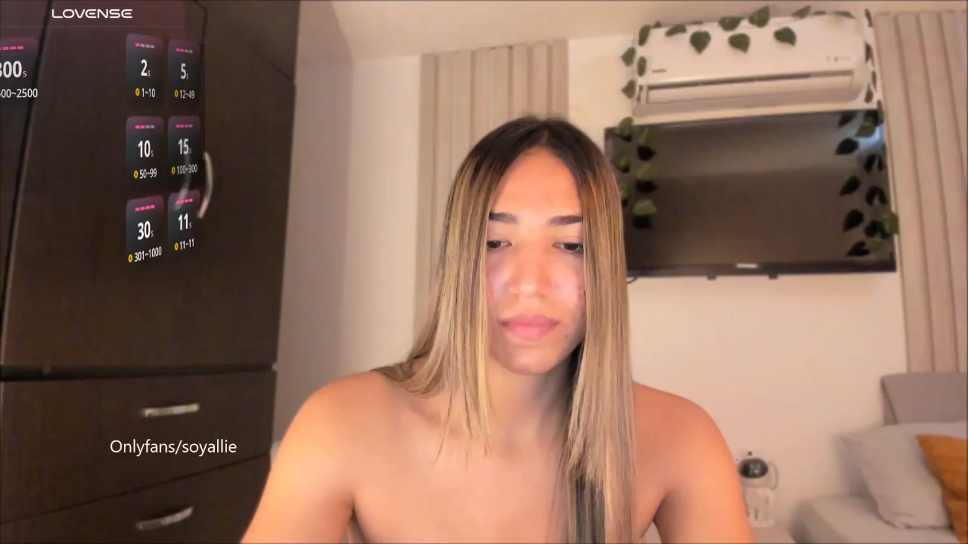 Gallery image thumbnail from Missbaby8's myfreecams stream on, 08/04/2025, 13:47 image 2 of 20