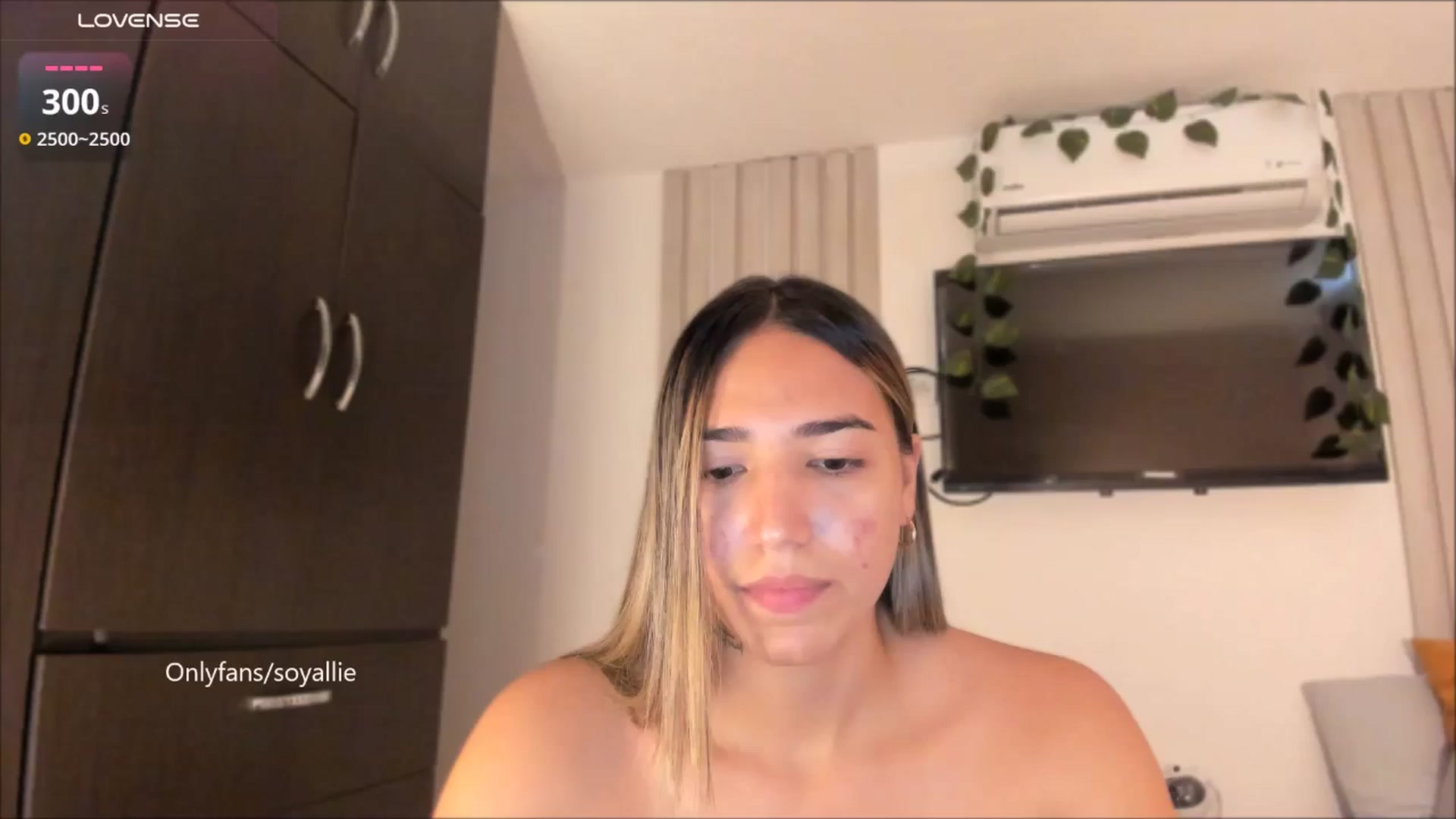 Gallery image thumbnail from Missbaby8's myfreecams stream on, 08/05/2025, 13:47 image 8 of 20