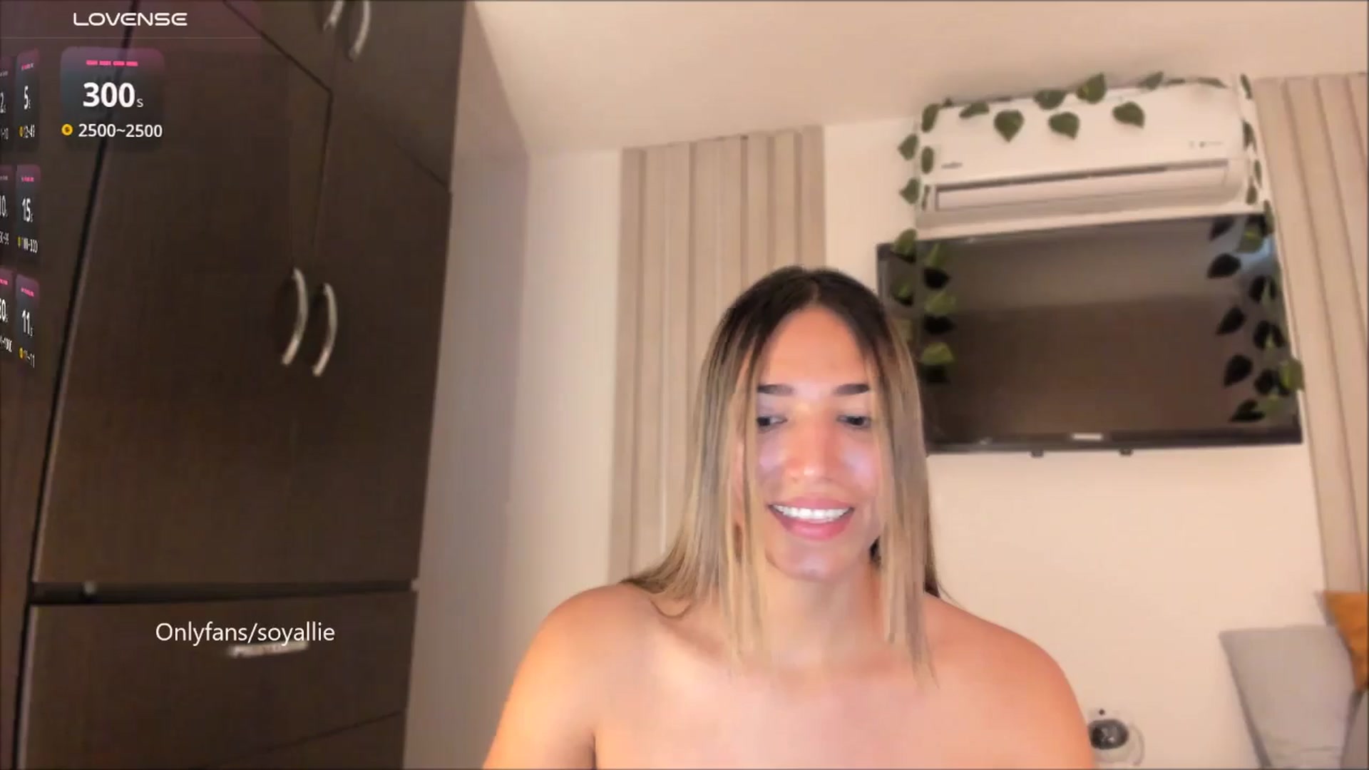 Gallery image thumbnail from Missbaby8's myfreecams stream on, 08/05/2025, 13:47 image 5 of 20
