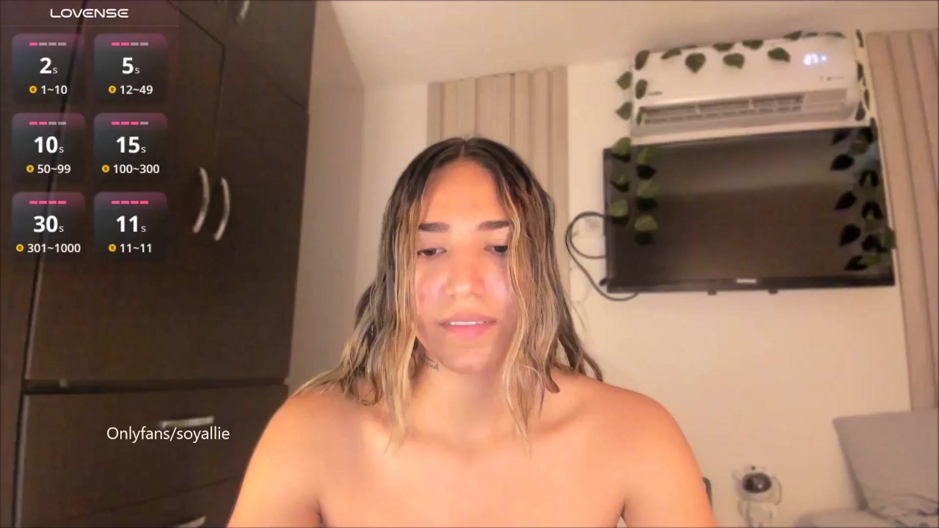 Gallery image thumbnail from Missbaby8's myfreecams stream on, 08/07/2025, 13:29 image 3 of 20