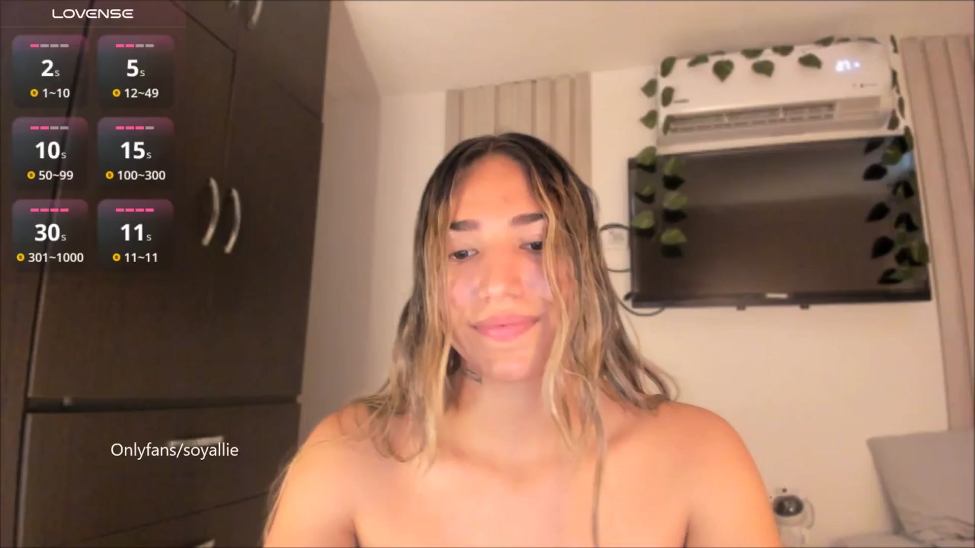 Gallery image thumbnail from Missbaby8's myfreecams stream on, 08/07/2025, 13:29 image 6 of 20