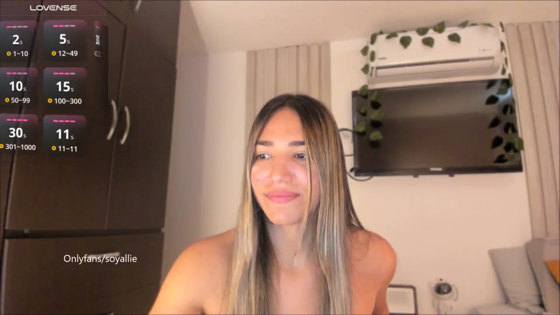 Gallery image thumbnail from Missbaby8's myfreecams stream on, 08/08/2025, 12:51 image 9 of 20