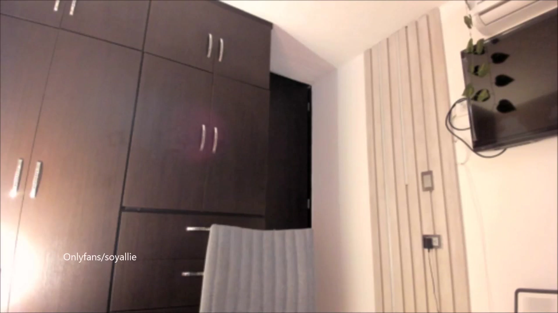 Gallery image thumbnail from Missbaby8's myfreecams stream on, 08/11/2025, 13:15 image 13 of 20