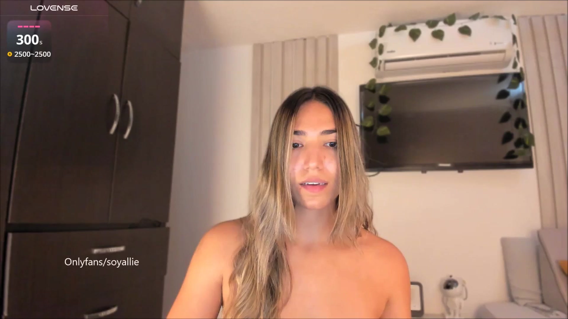 Gallery image thumbnail from Missbaby8's myfreecams stream on, 08/14/2025, 13:41 image 20 of 20