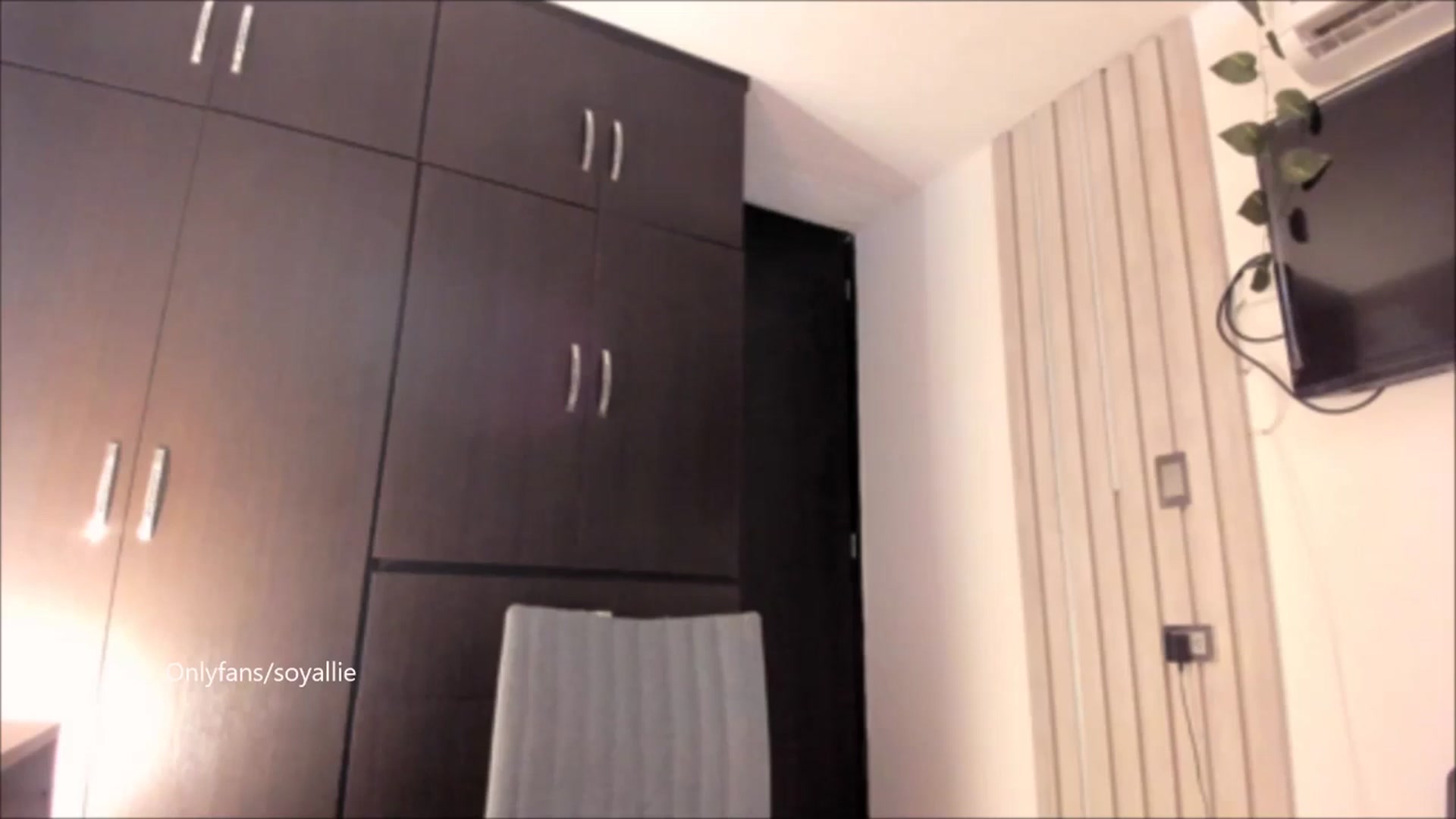 Gallery image thumbnail from Missbaby8's myfreecams stream on, 08/20/2025, 13:43 image 11 of 20