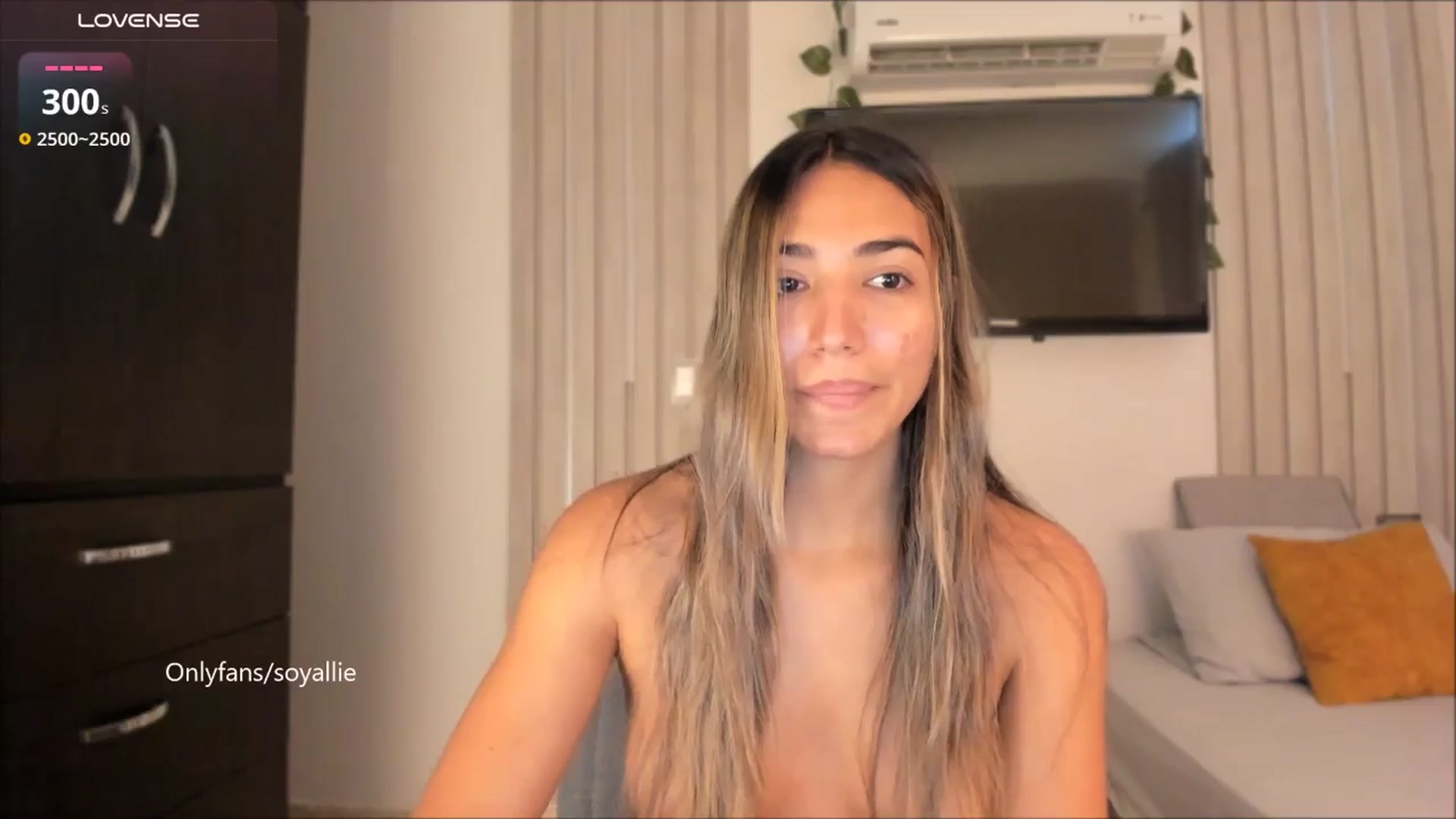 Gallery image thumbnail from Missbaby8's myfreecams stream on, 08/21/2025, 11:37 image 20 of 20