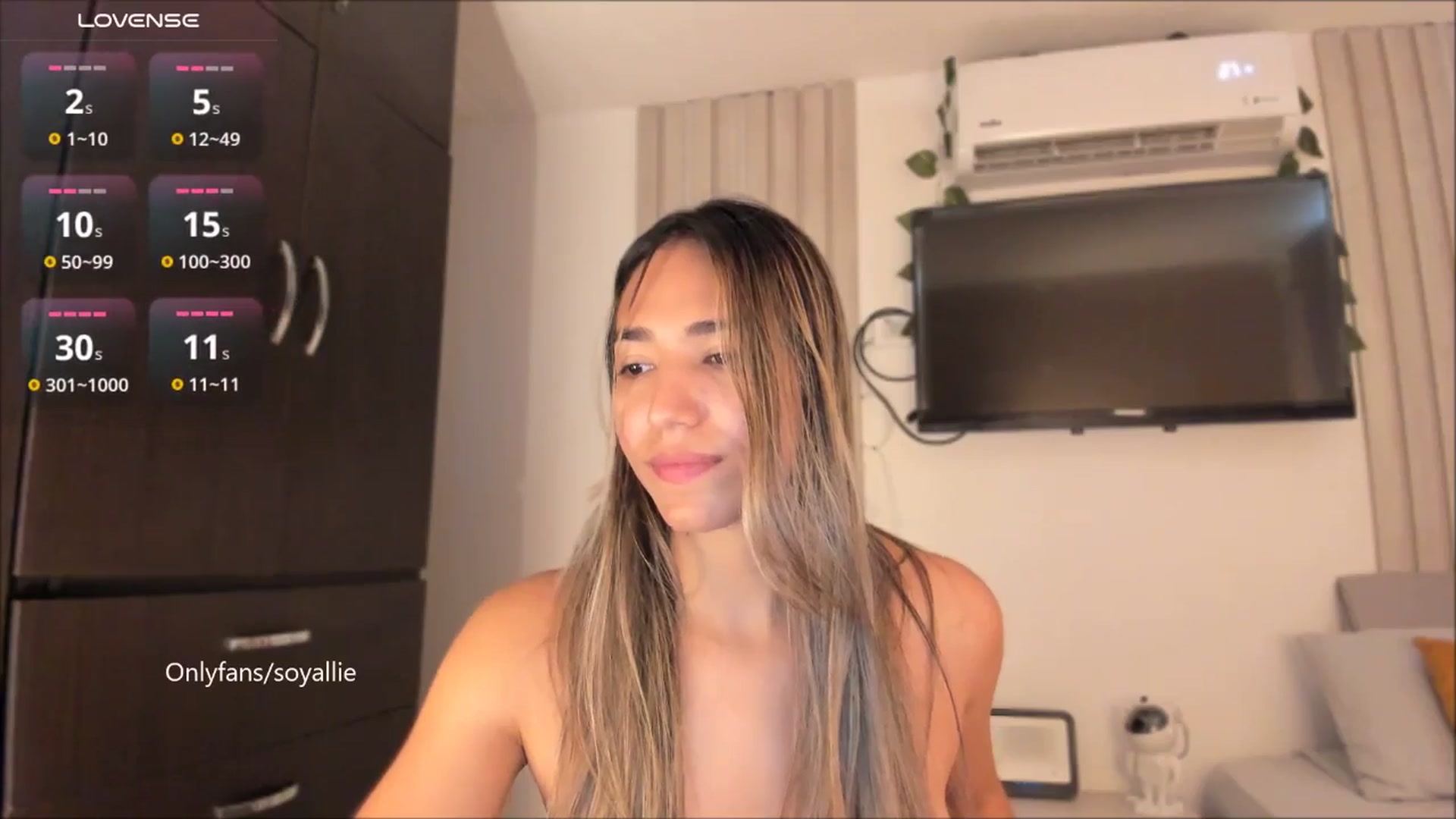 Gallery image thumbnail from Missbaby8's myfreecams stream on, 08/22/2025, 11:59 image 14 of 20