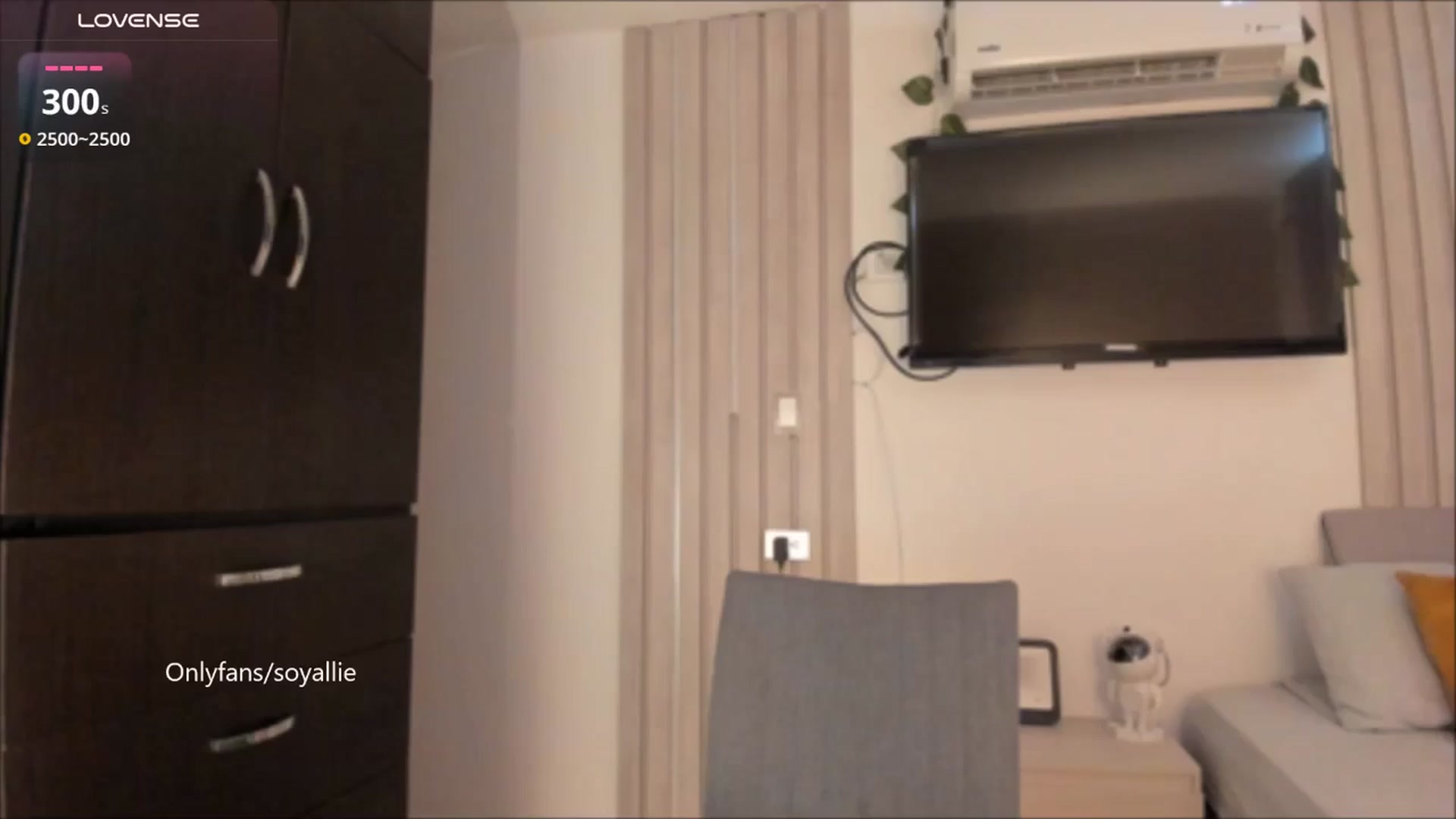 Gallery image thumbnail from Missbaby8's myfreecams stream on, 08/22/2025, 13:57 image 1 of 20