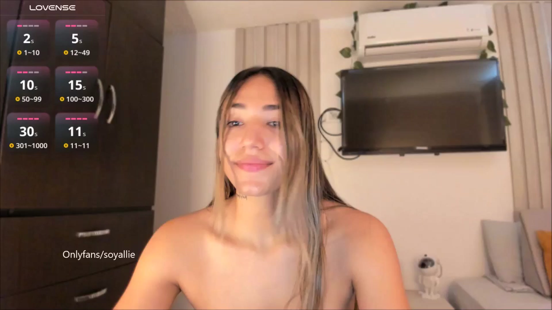 Gallery image thumbnail from Missbaby8's myfreecams stream on, 08/26/2025, 13:51 image 4 of 20