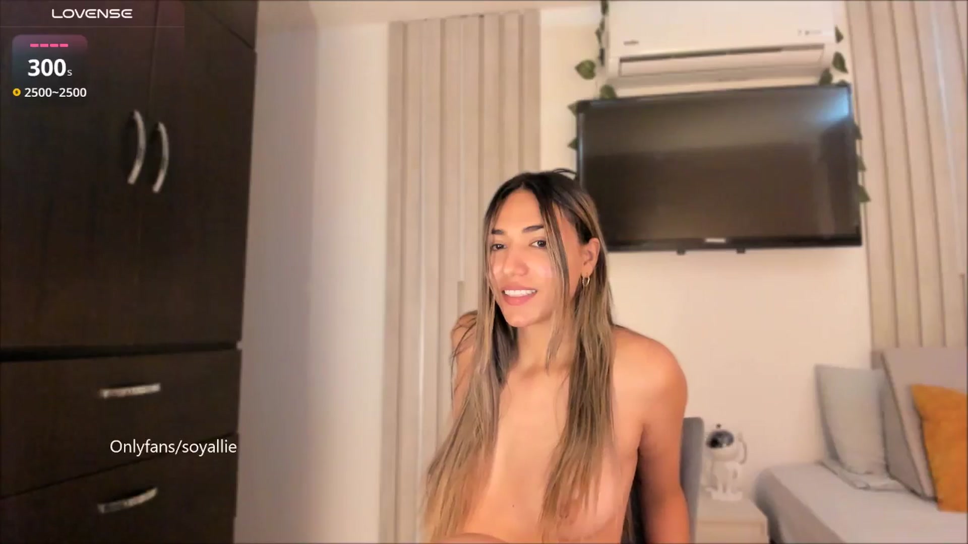 Gallery image thumbnail from Missbaby8's myfreecams stream on, 08/26/2025, 13:51 image 12 of 20