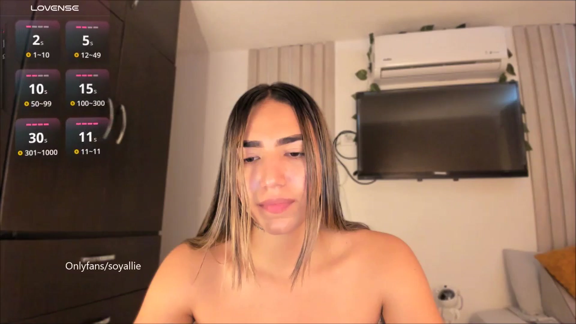 Gallery image thumbnail from Missbaby8's myfreecams stream on, 08/27/2025, 14:04 image 7 of 20