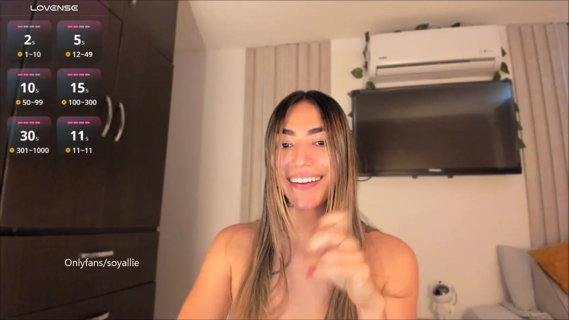 Gallery image thumbnail from Missbaby8's myfreecams stream on, 08/27/2025, 14:04 image 3 of 20