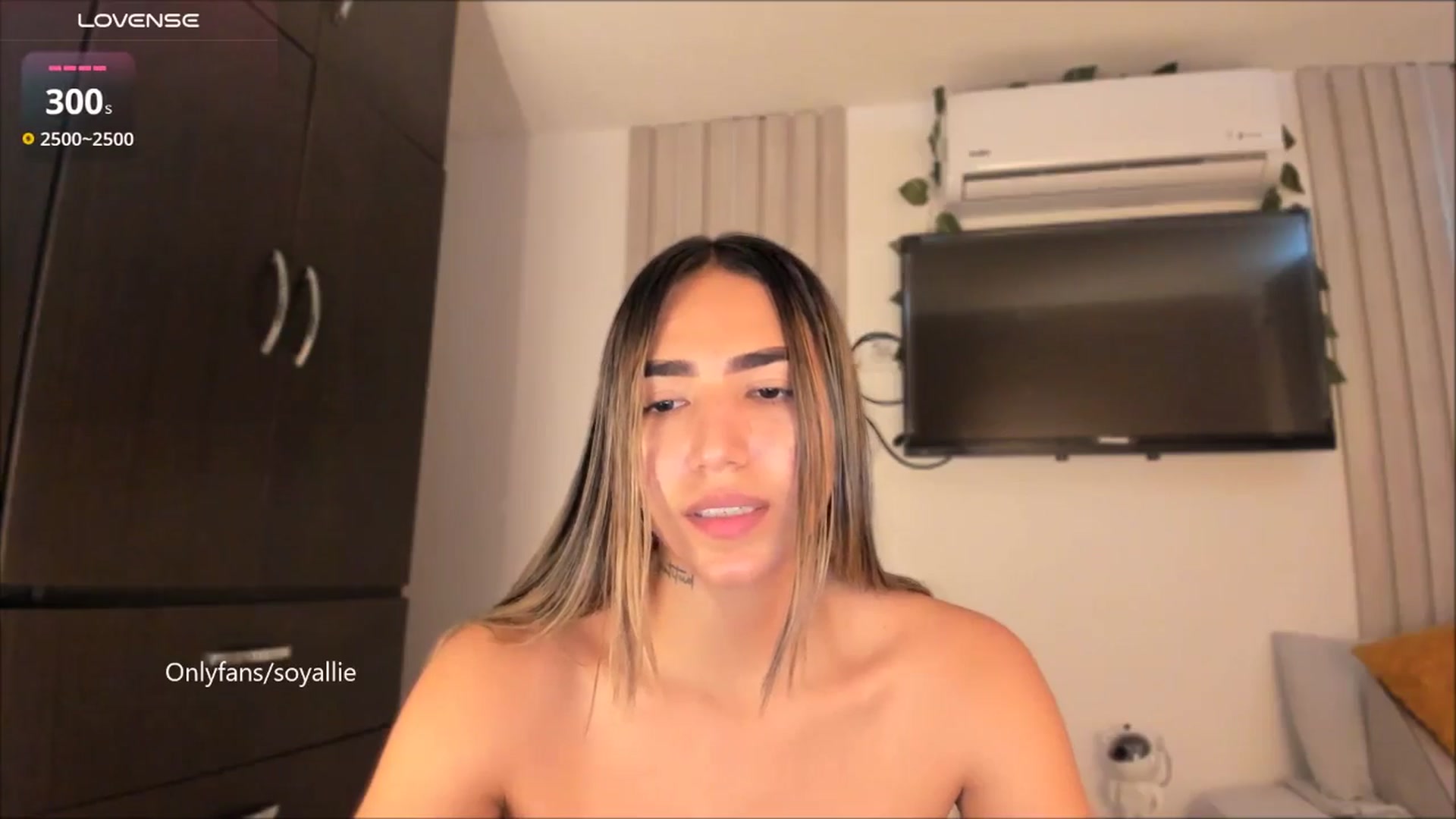 Gallery image thumbnail from Missbaby8's myfreecams stream on, 08/27/2025, 14:04 image 8 of 20