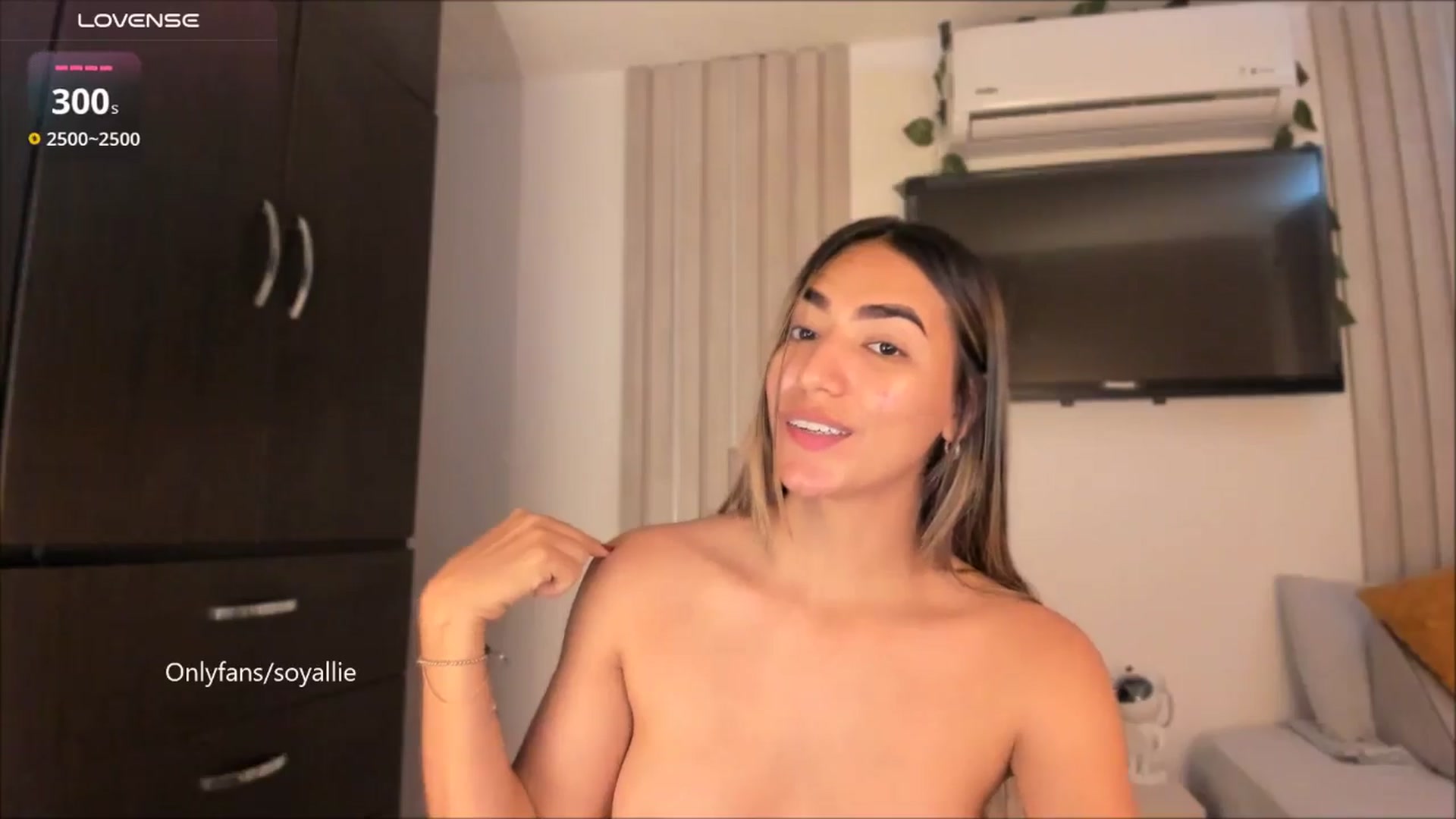 Gallery image thumbnail from Missbaby8's myfreecams stream on, 08/27/2025, 14:04 image 16 of 20