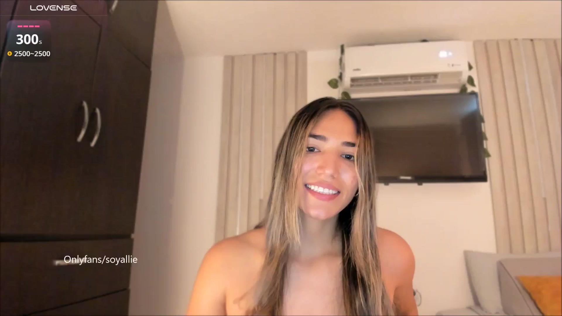 Gallery image thumbnail from Missbaby8's myfreecams stream on, 09/01/2025, 13:23 image 1 of 20