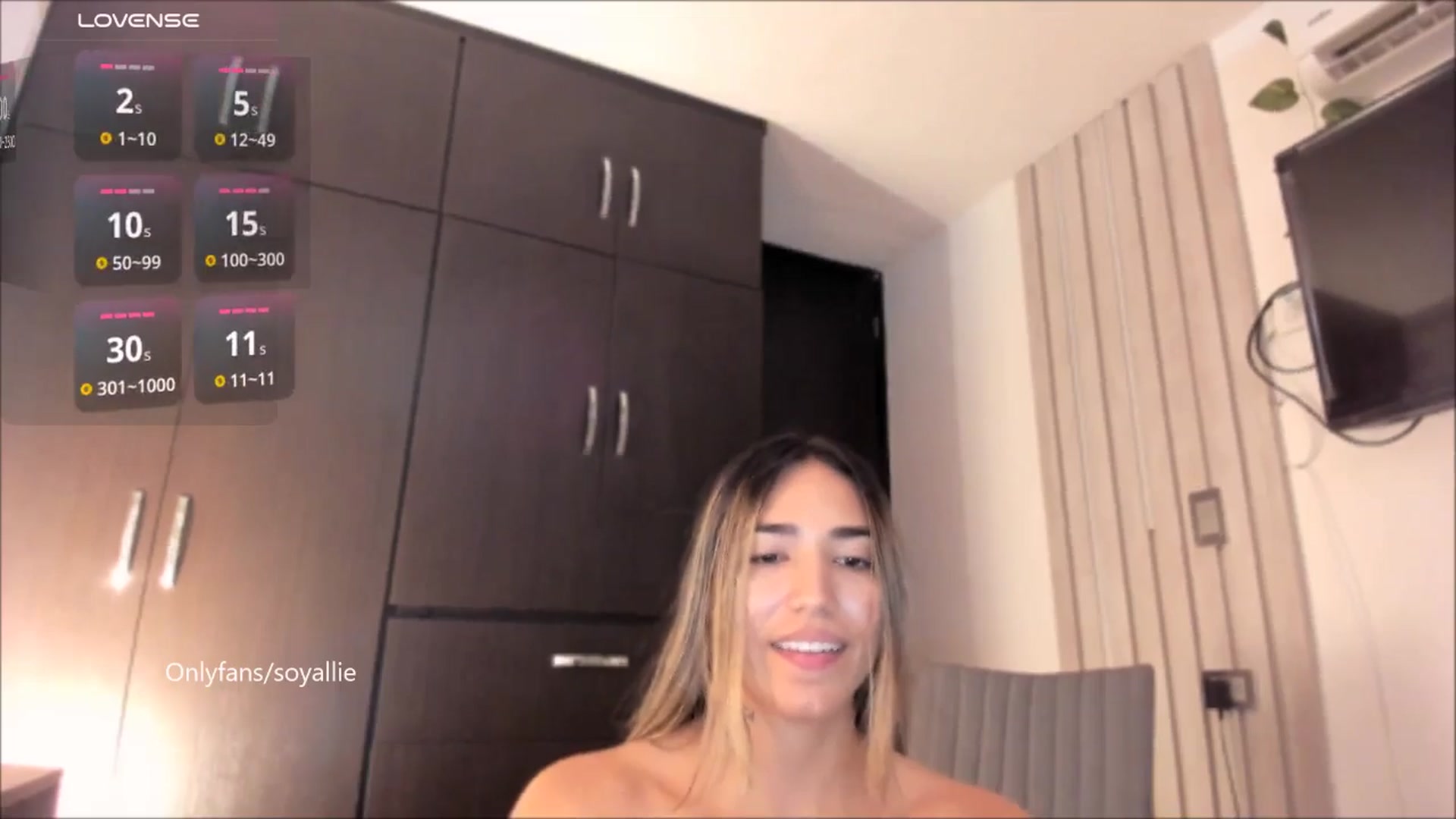 Gallery image thumbnail from Missbaby8's myfreecams stream on, 09/01/2025, 13:23 image 15 of 20