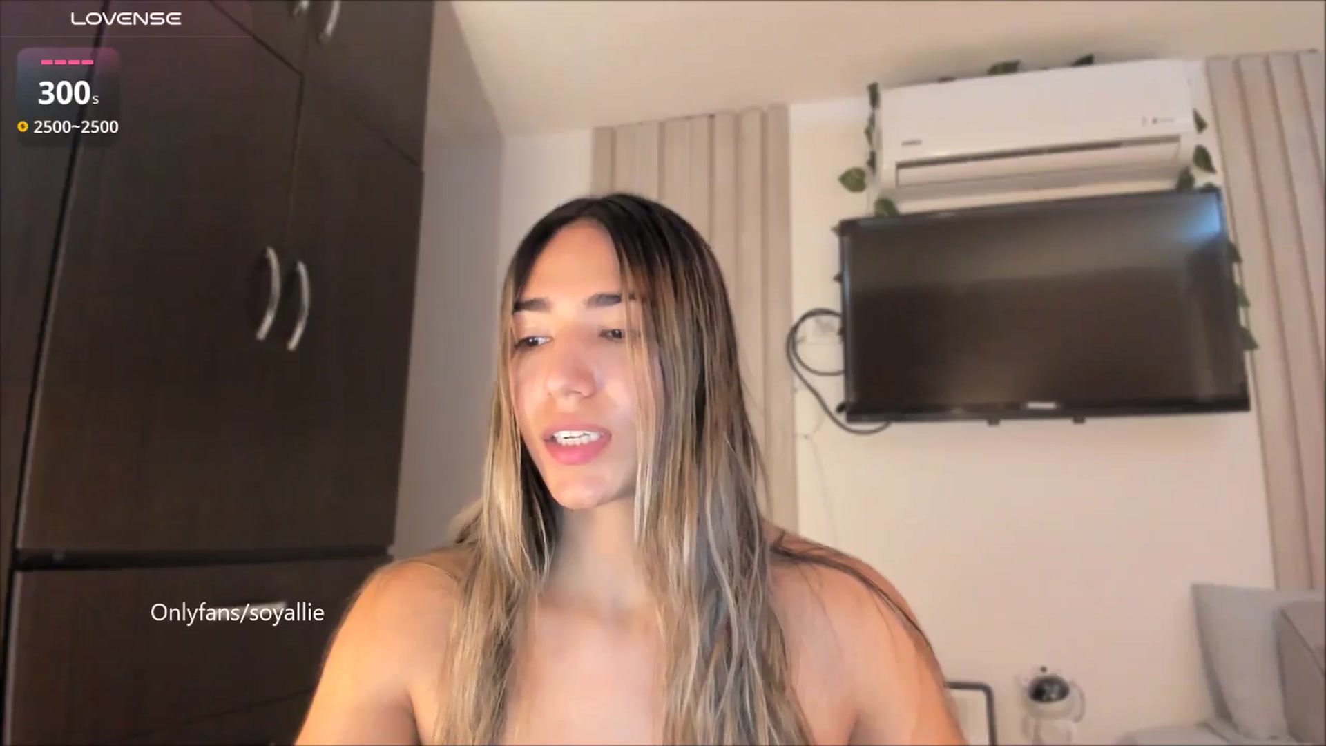 Gallery image thumbnail from Missbaby8's myfreecams stream on, 09/02/2025, 14:13 image 9 of 20