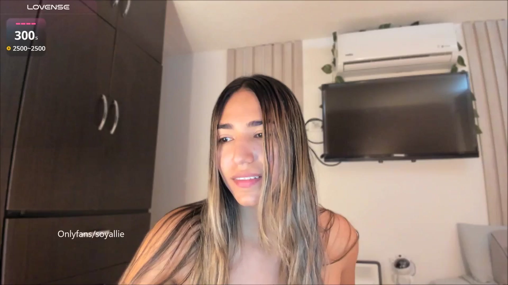 Gallery image thumbnail from Missbaby8's myfreecams stream on, 09/02/2025, 14:13 image 10 of 20