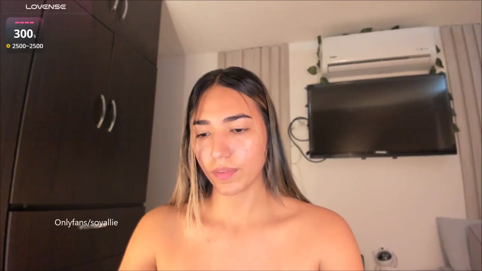 Gallery image thumbnail from Missbaby8's myfreecams stream on, 09/03/2025, 13:01 image 8 of 20