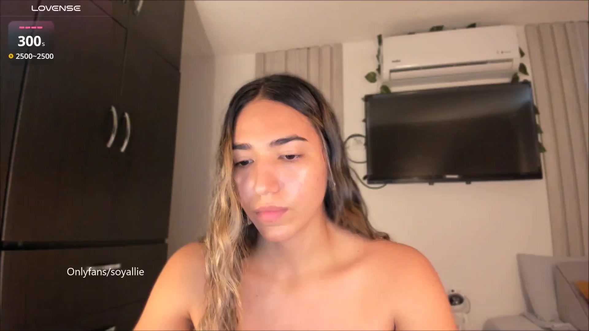Gallery image thumbnail from Missbaby8's myfreecams stream on, 09/04/2025, 12:23 image 10 of 20