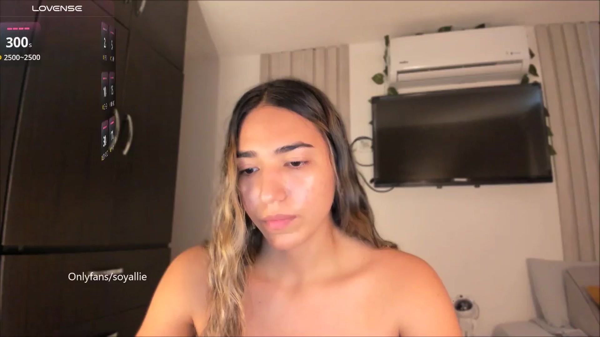 Gallery image thumbnail from Missbaby8's myfreecams stream on, 09/04/2025, 12:23 image 15 of 20