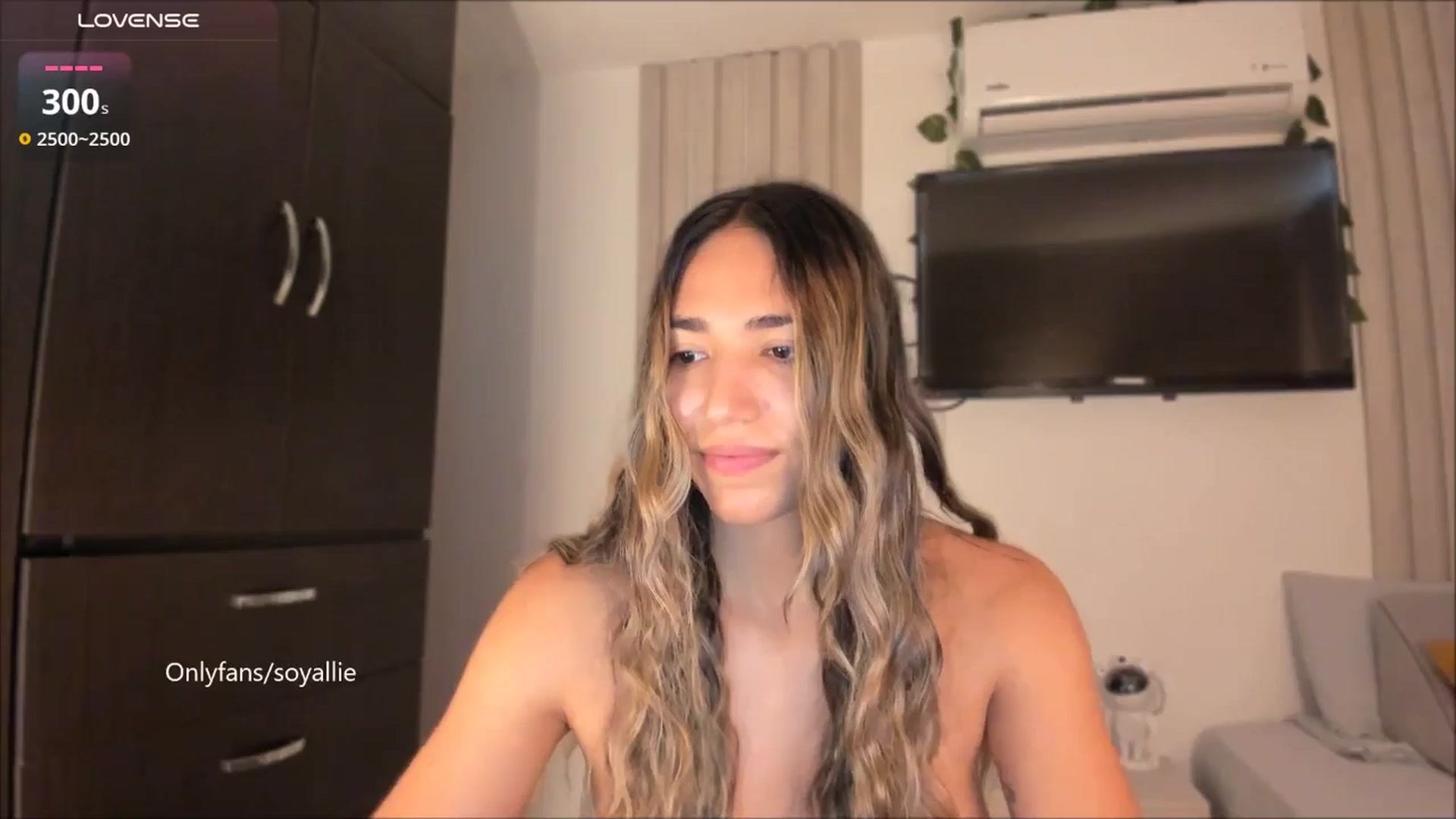 Gallery image thumbnail from Missbaby8's myfreecams stream on, 09/04/2025, 12:23 image 3 of 20