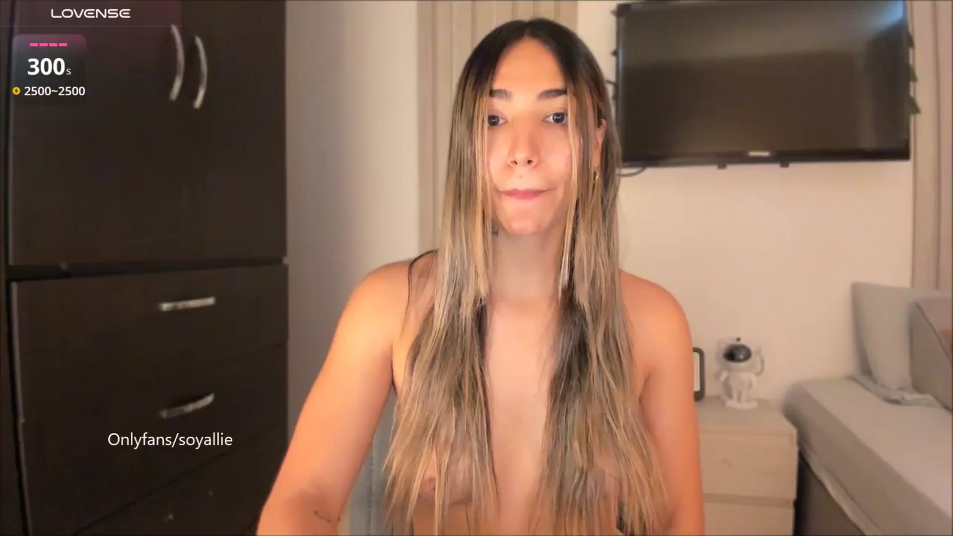 Gallery image thumbnail from Missbaby8's myfreecams stream on, 09/09/2025, 13:59 image 9 of 20