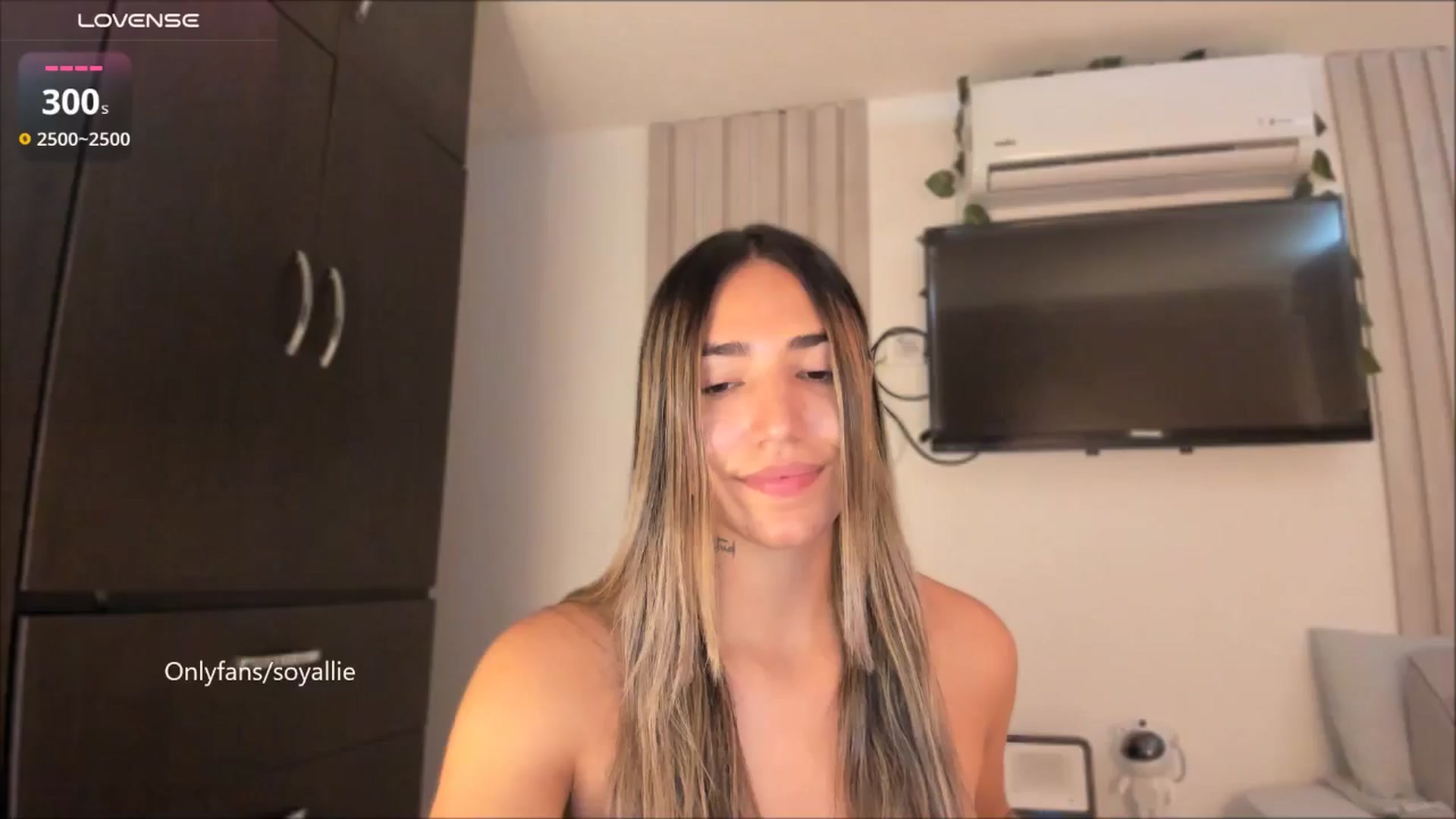 Gallery image thumbnail from Missbaby8's myfreecams stream on, 09/09/2025, 13:59 image 12 of 20