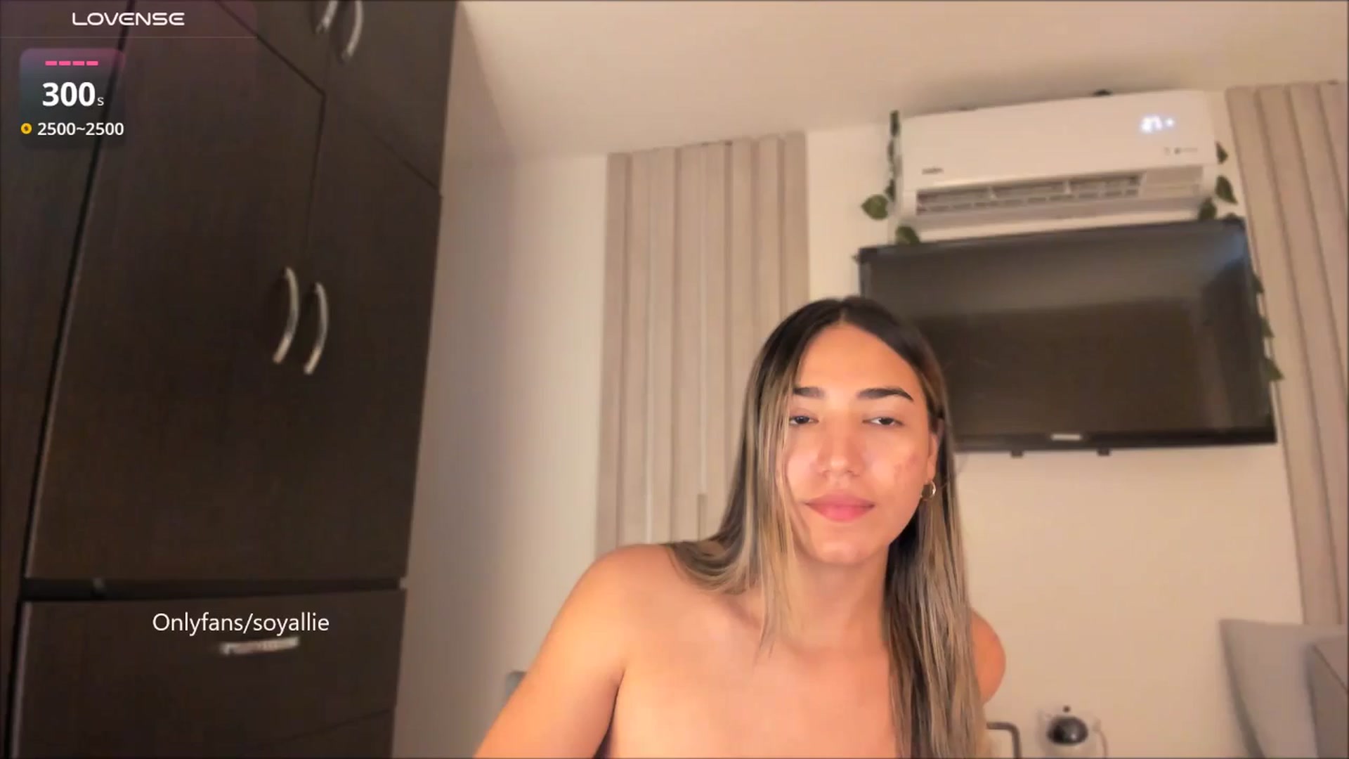 Gallery image thumbnail from Missbaby8's myfreecams stream on, 09/09/2025, 13:59 image 1 of 20