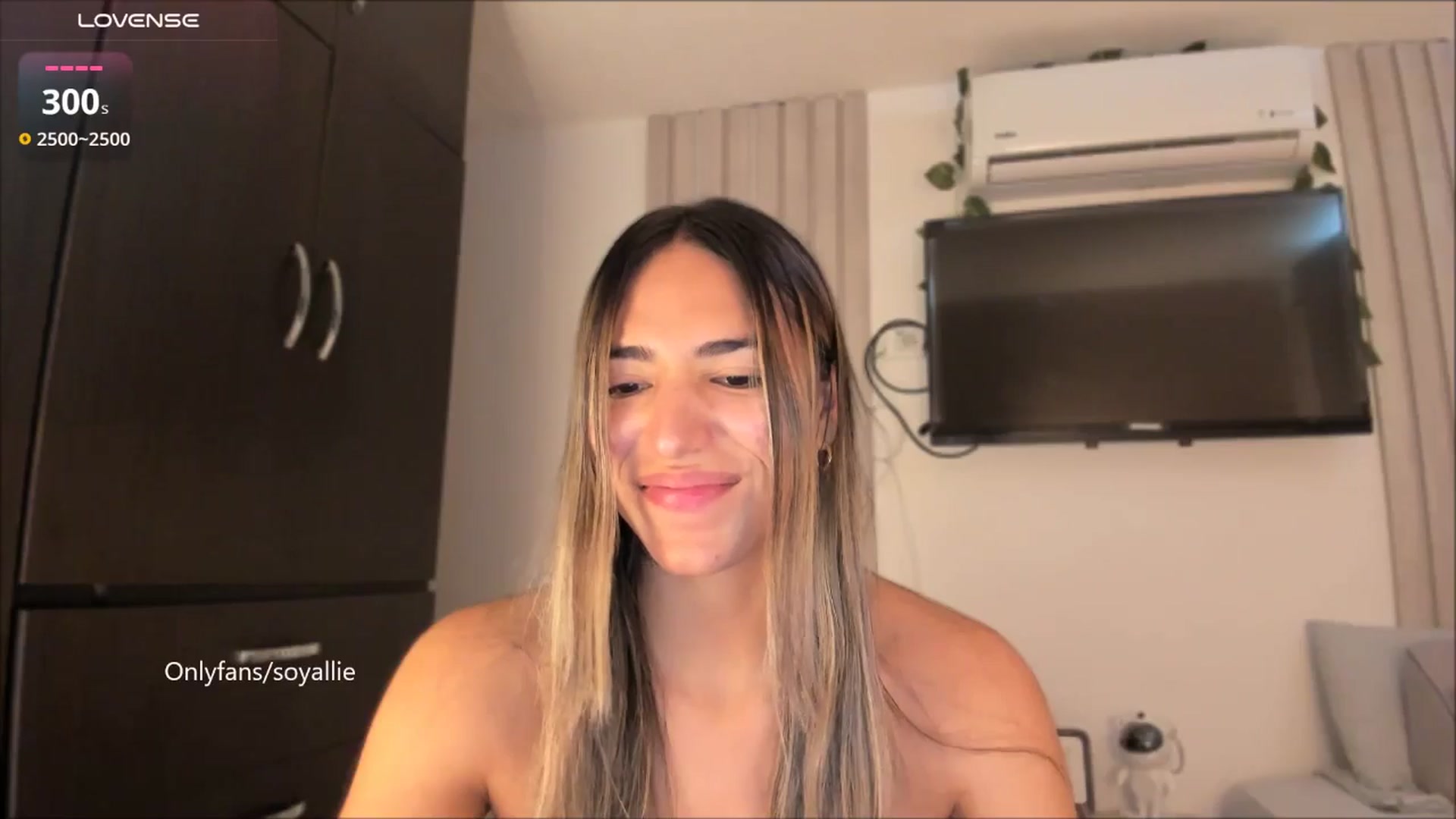 Gallery image thumbnail from Missbaby8's myfreecams stream on, 09/09/2025, 13:59 image 11 of 20